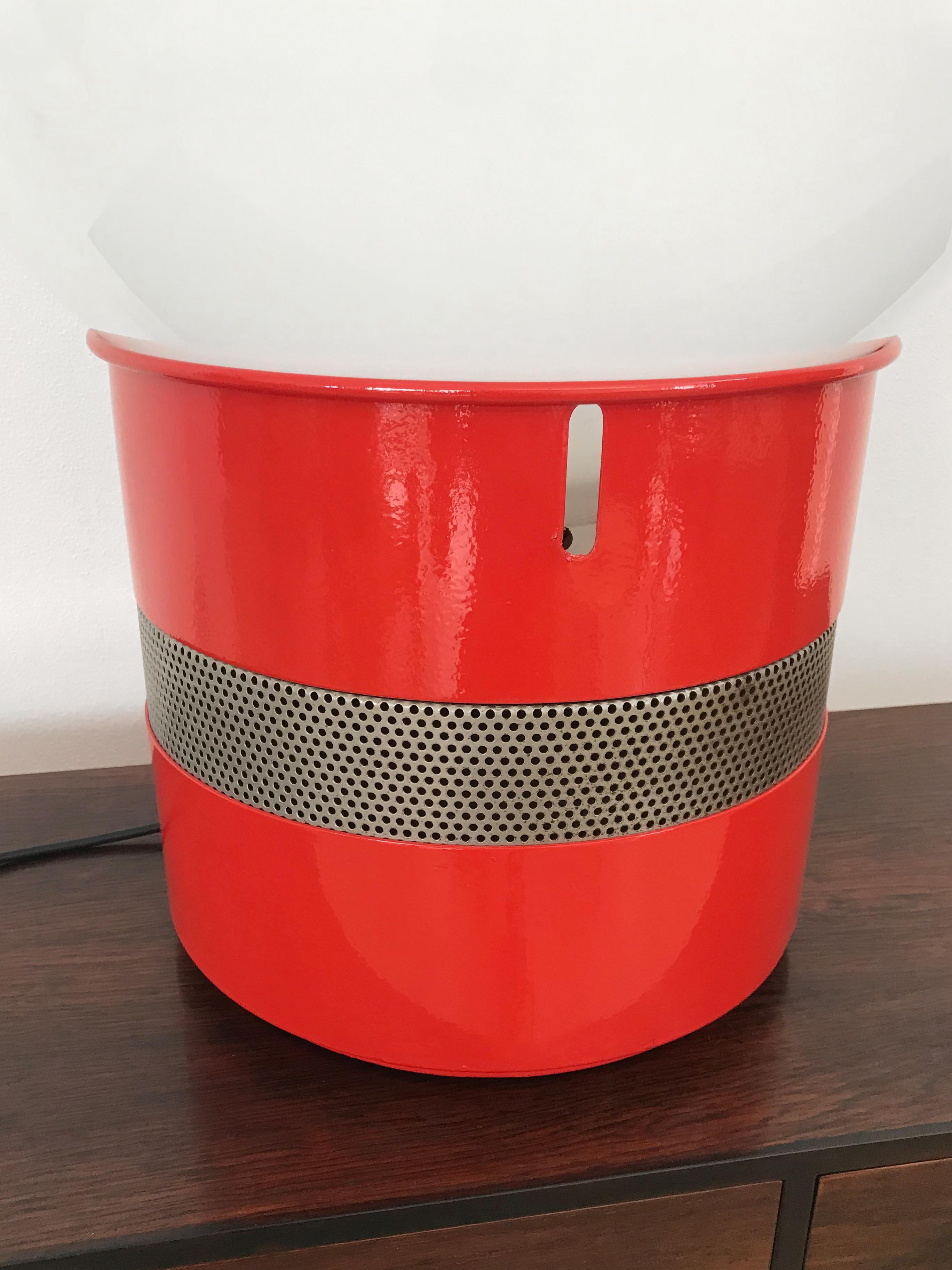 Milieu du XXe siècle Lampe de Table Rouge 