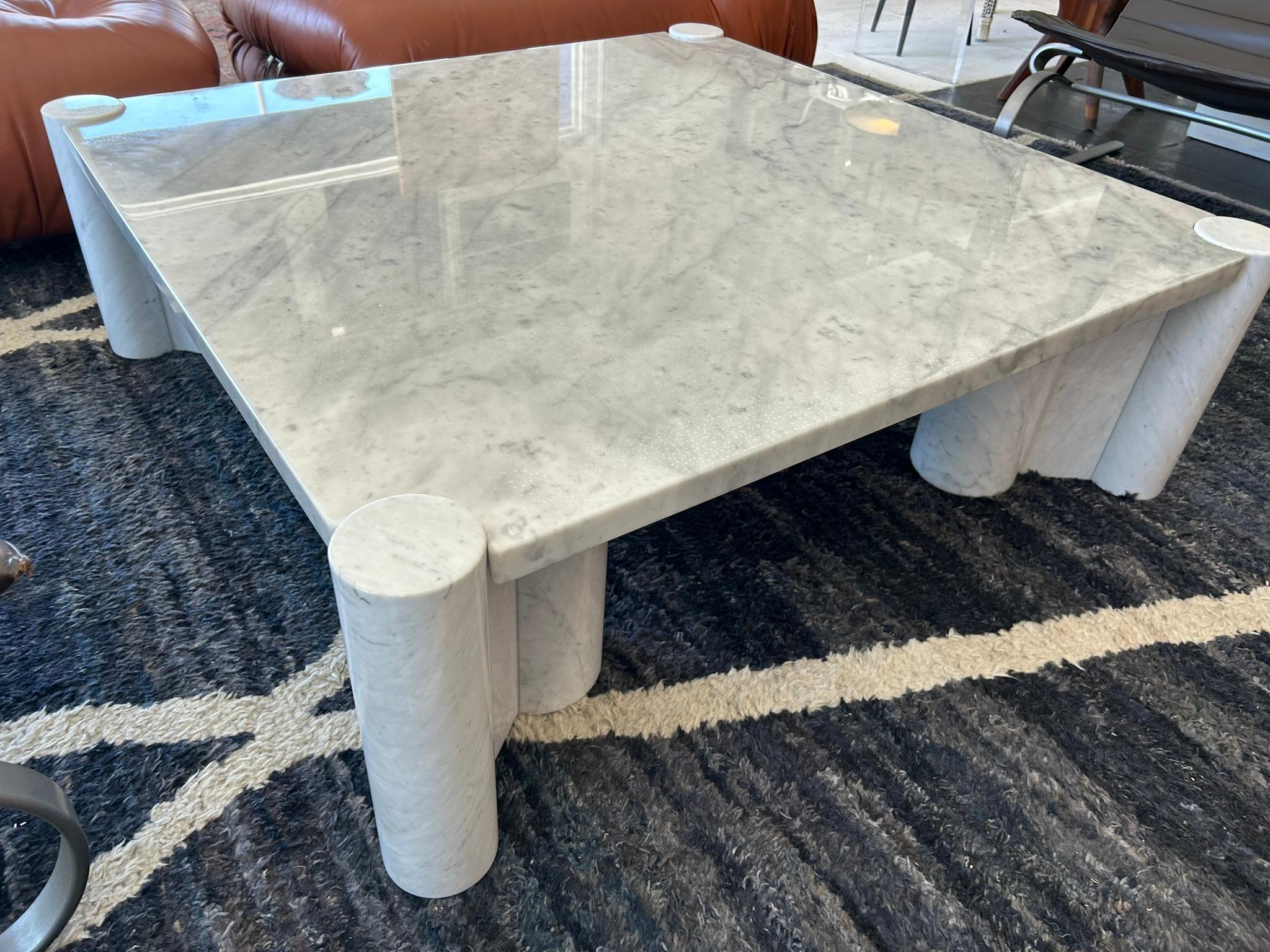 Couchtisch „Jumbo“ aus Carrara-Marmor von Gae Aulenti, Italien, 1970er Jahre (20. Jahrhundert) im Angebot