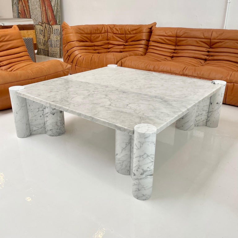 Classic coffee table by Gae Aulenti in Carrara marble for Knoll. Made in the 1960s. Great vintage condition. Top is slightly darker than bases due to age/sun. No chips/marks to point out. Stunning design. 