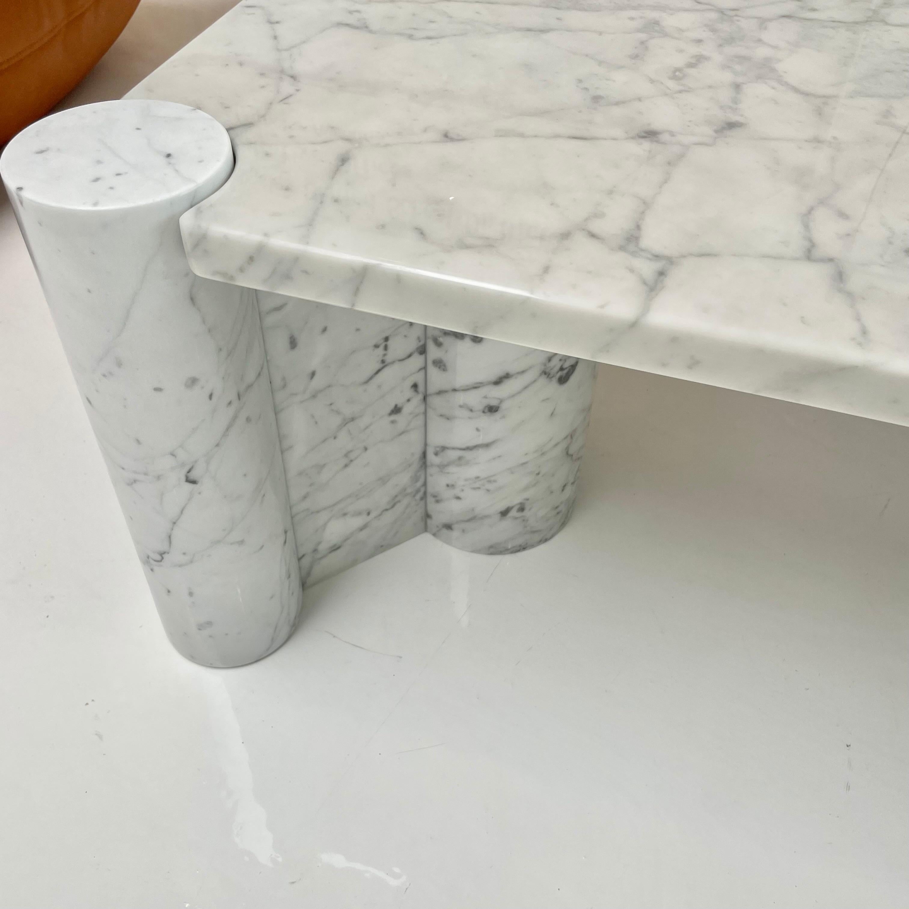 Gae Aulenti Jumbo Carrara Marble Table for Knoll In Good Condition In Los Angeles, CA