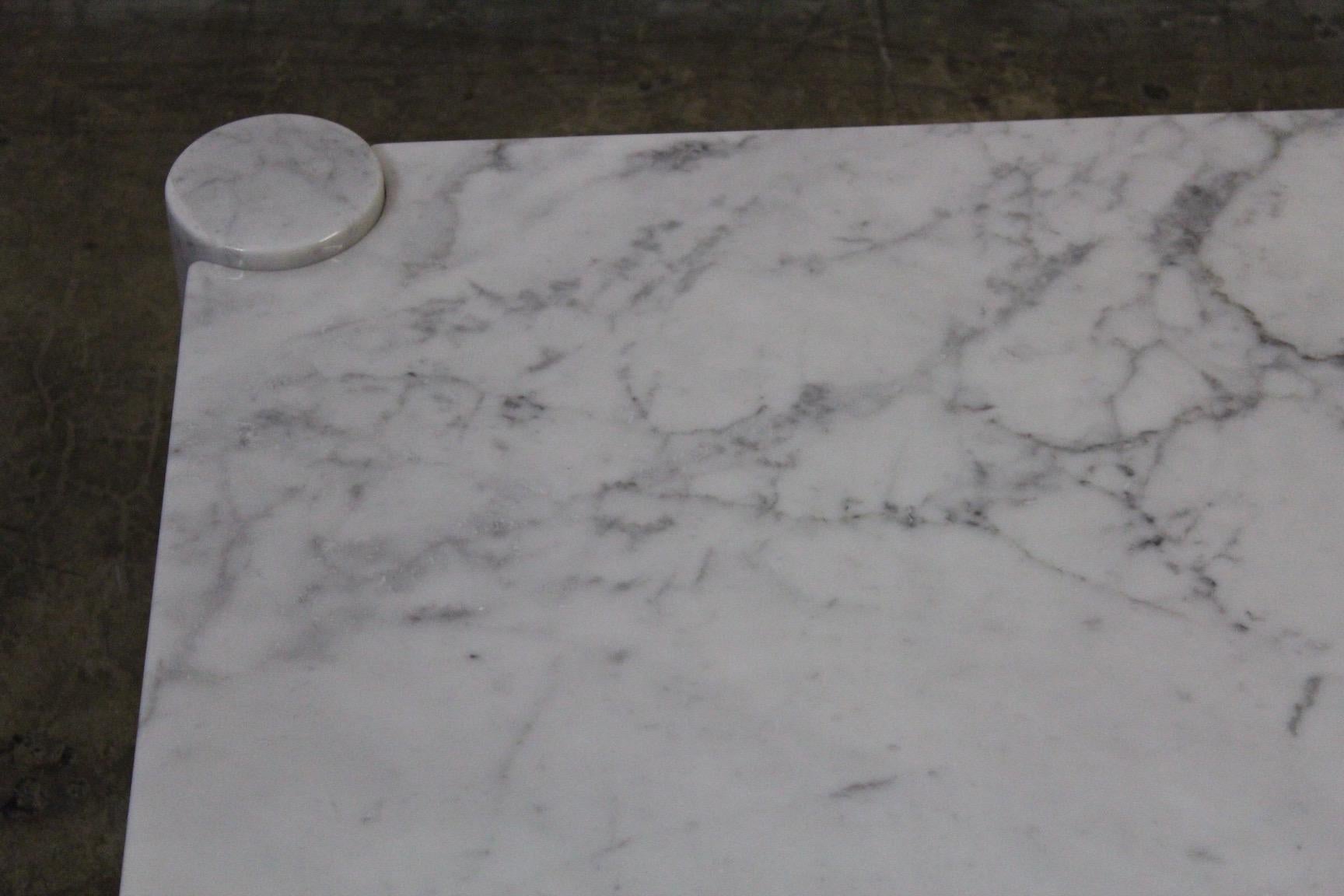 Gae Aulenti 'Jumbo' Coffee Table in Carrara Marble 1