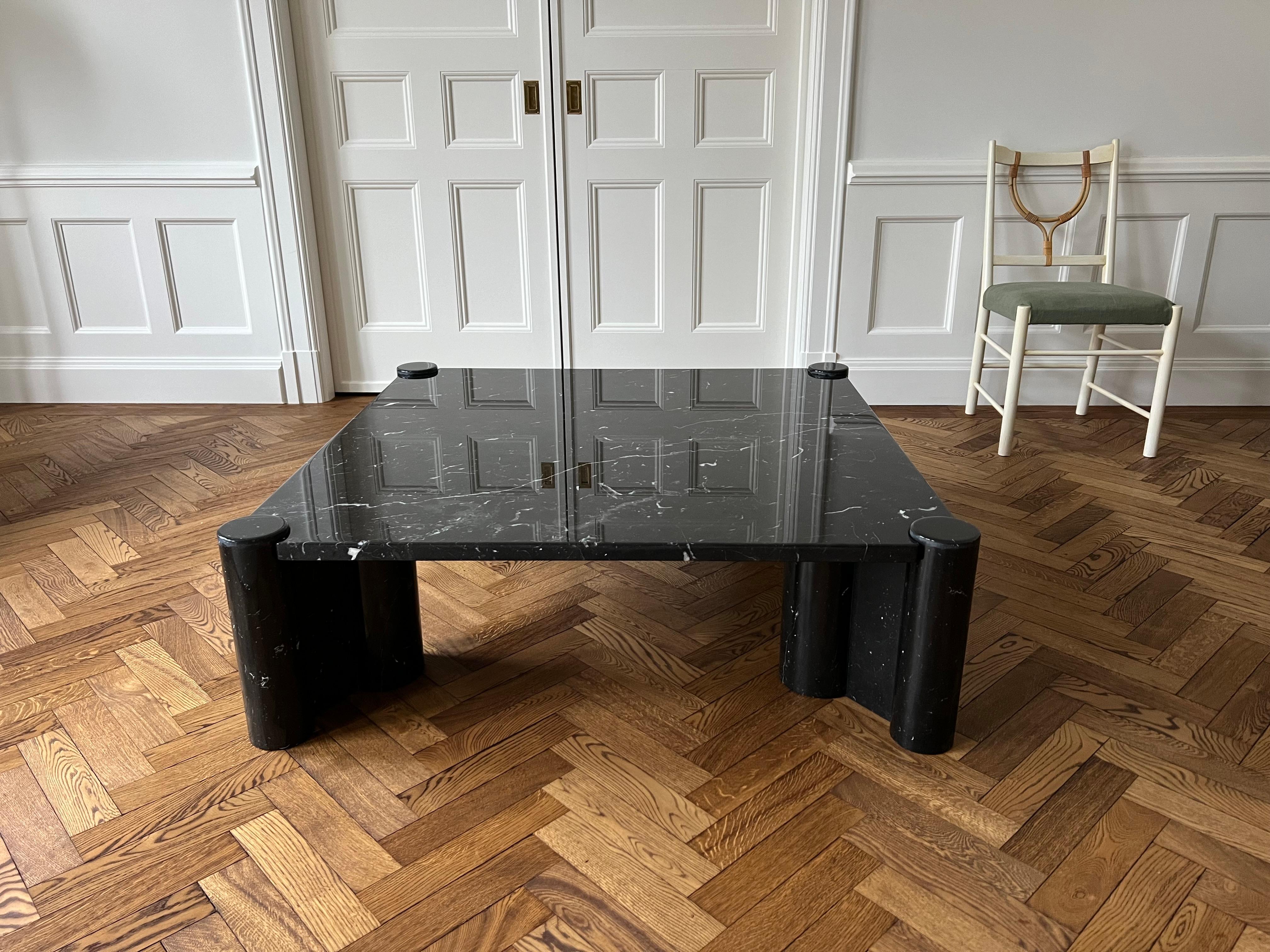 Gae Aulenti, Jumbo coffee table, Knoll International 1965 In Good Condition For Sale In Stockholm, SE