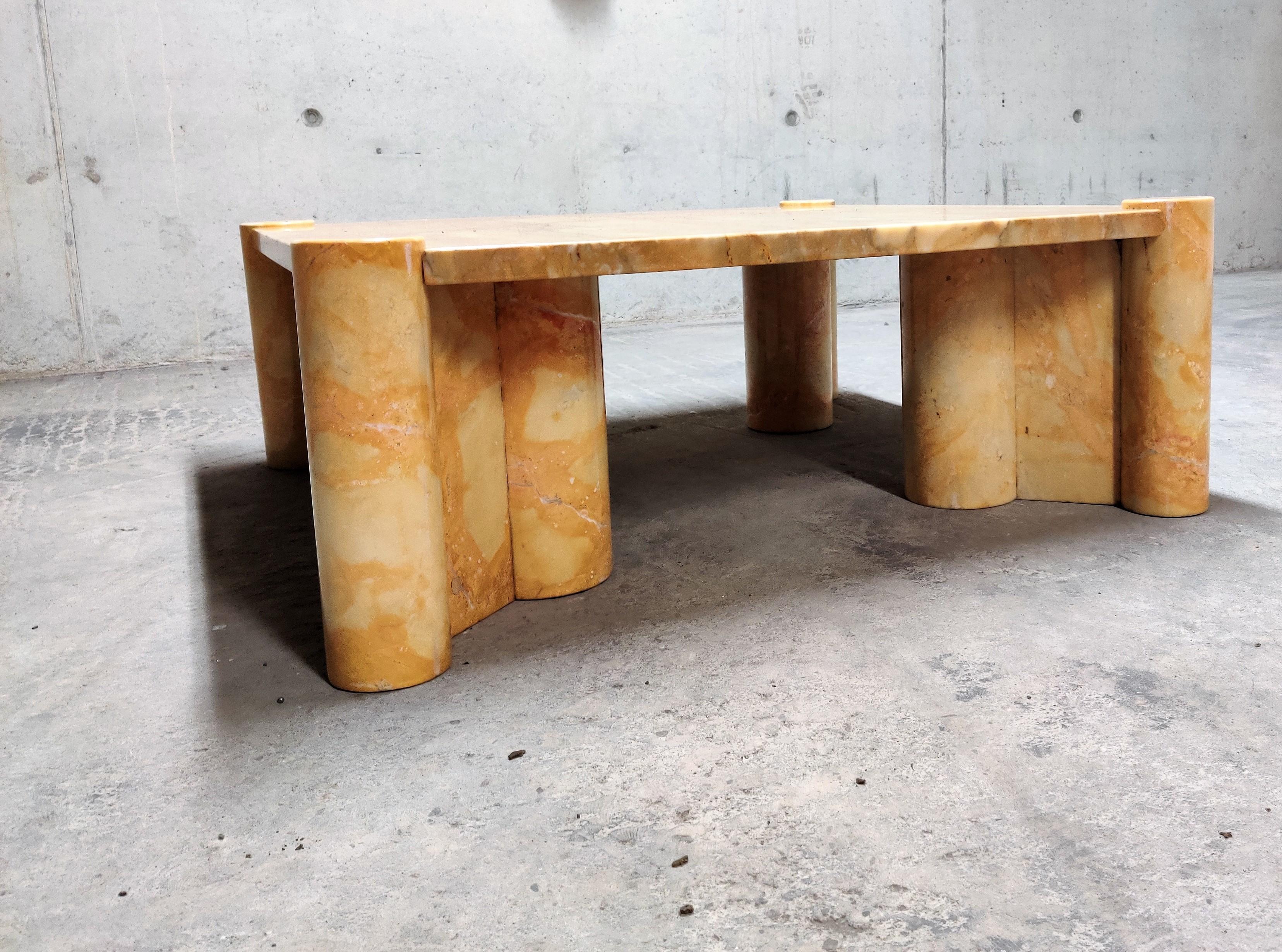 Gae Aulenti 'Jumbo' Table in Marble, 1970s In Good Condition In HEVERLEE, BE