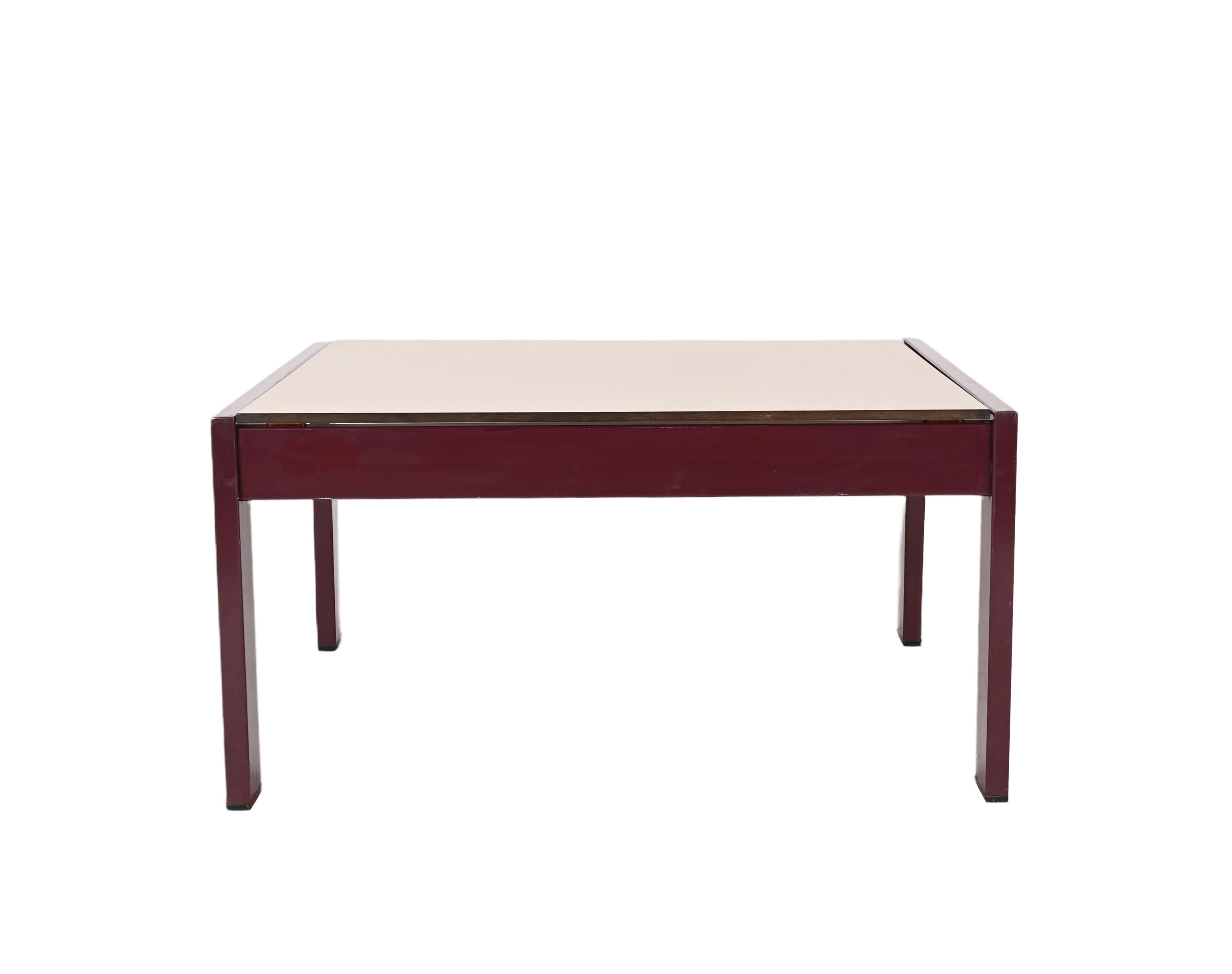 Table basse italienne en stratifié et métal violet de Gae Aulenti pour Zanotta, 1970 en vente 5