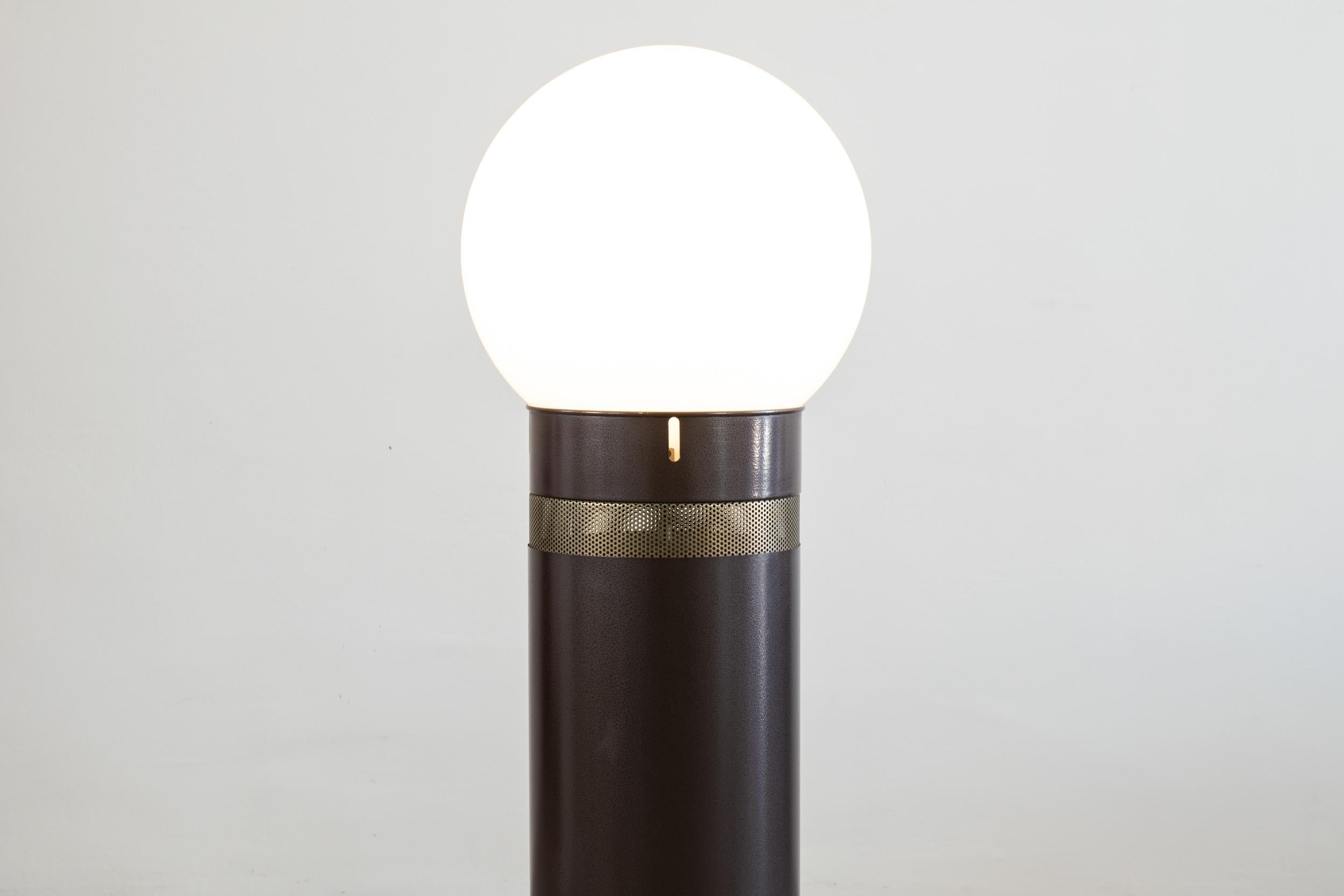 Gae Aulenti Oracolo Floor Lamp in Metal and Blow Glass by Artemide 1970 Italy In Good Condition For Sale In Montecatini Terme, IT