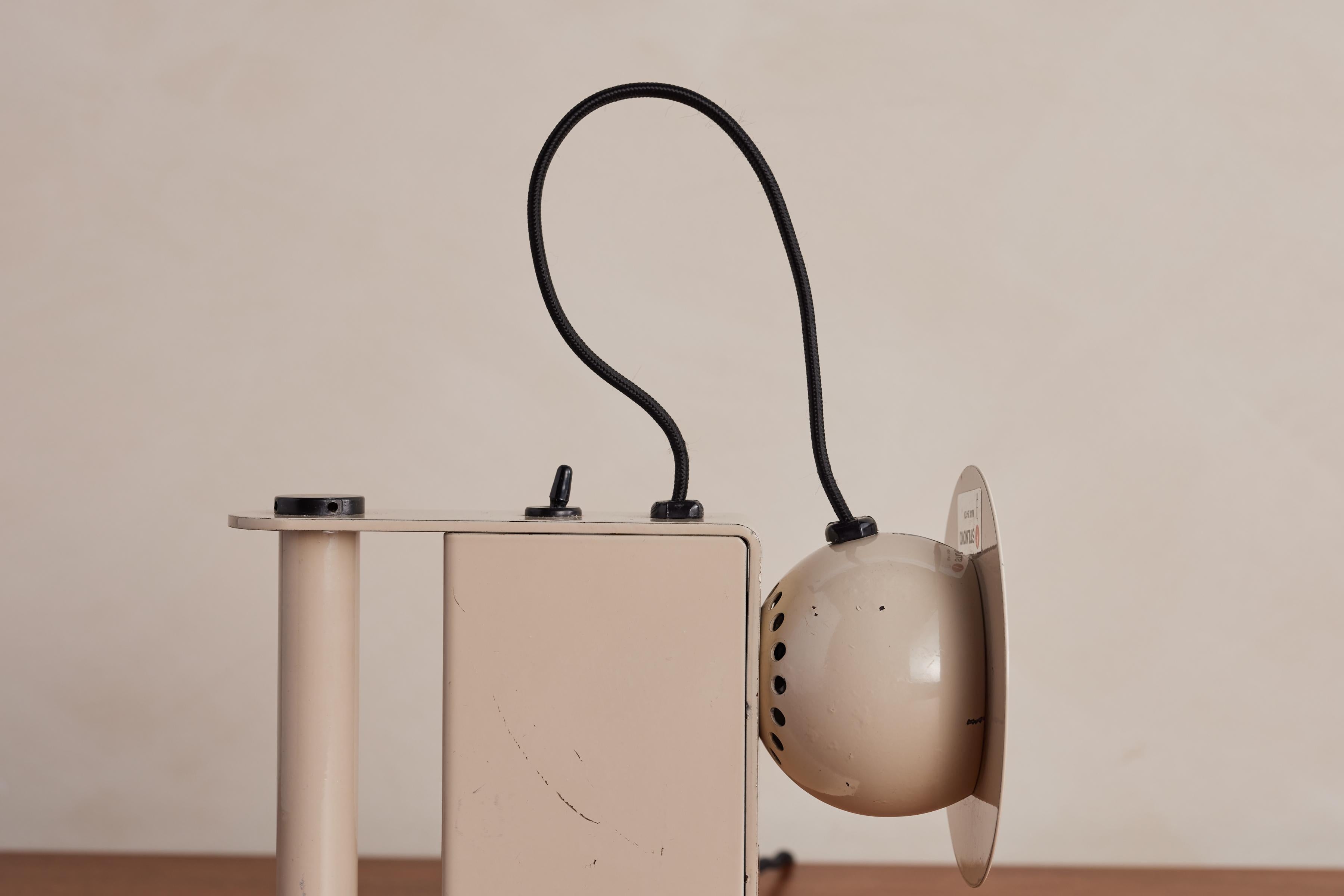 Gae Aulenti & Piero Castiglioni Lámpara de mesa Minibox en Bueno estado para la venta en Beverly Hills, CA