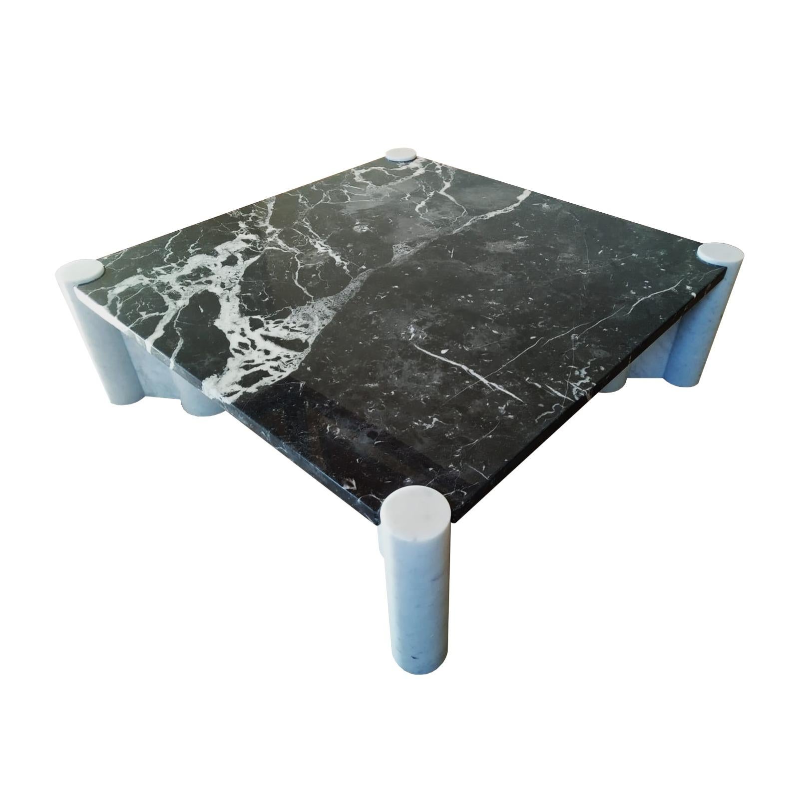 Jumbo coffee table, designed by Gae Aulenti and produced by the American manufacturer Knoll international in 1965.

Legs made of white Carrara marble, tabletop of black Marquina marble.

Excellent vintage condition.

Gaetana 