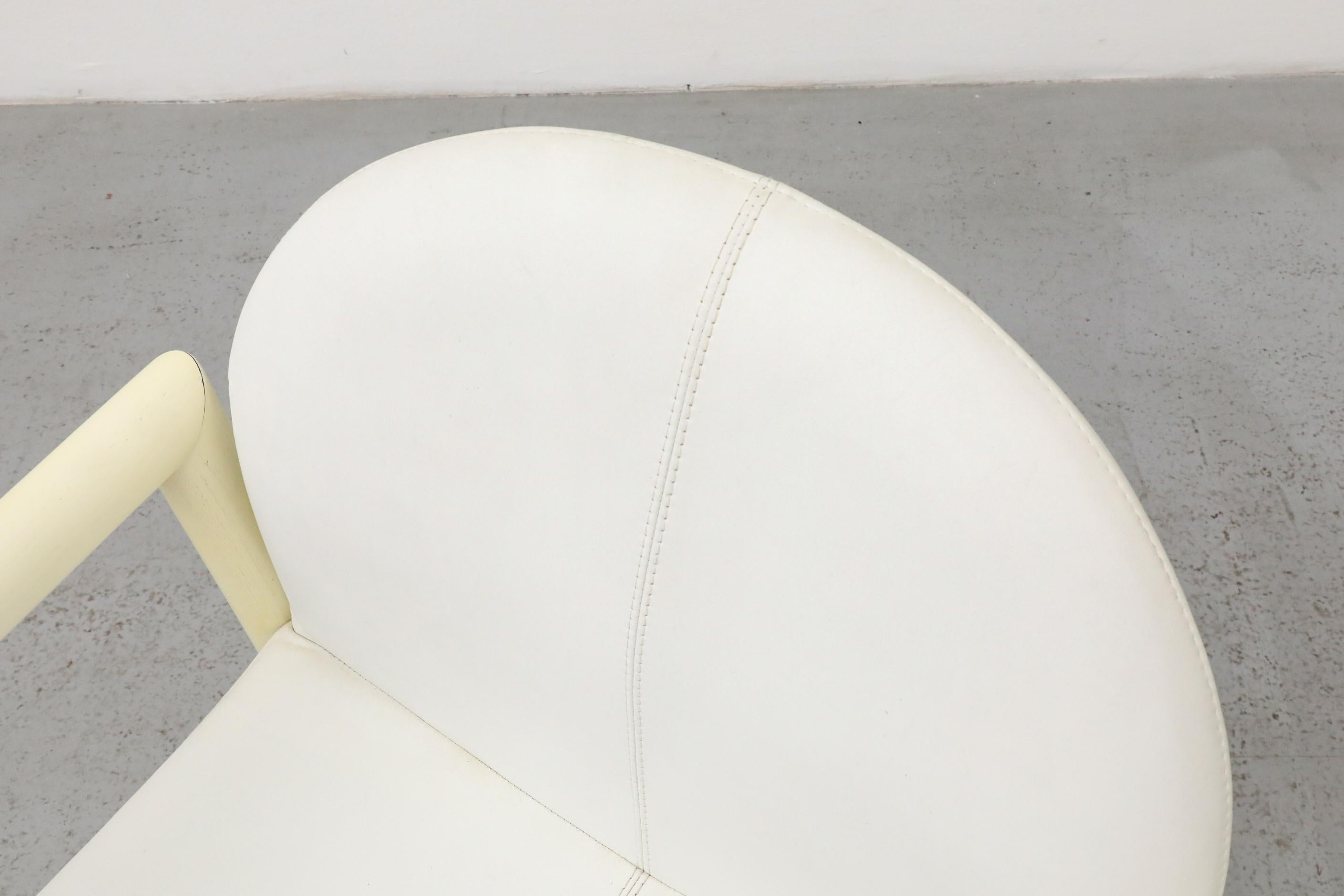 Gae Aulenti Style Weiß lackierter Kiefern- und Ledersessel von COR, Deutschland 1970er Jahre im Angebot 5