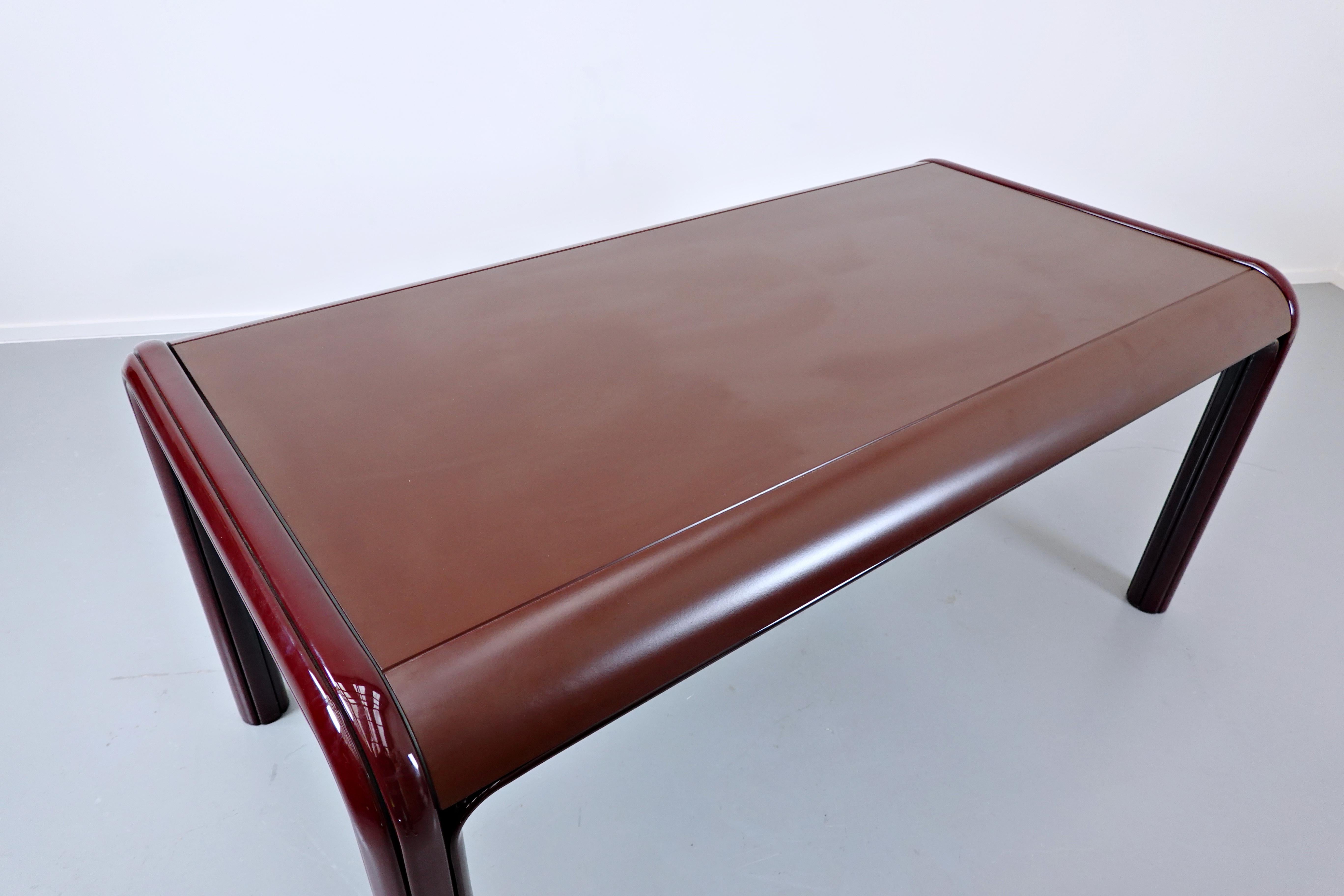 Italian Gae Aulenti Mid-Century Modern Red Table for Knoll International For Sale