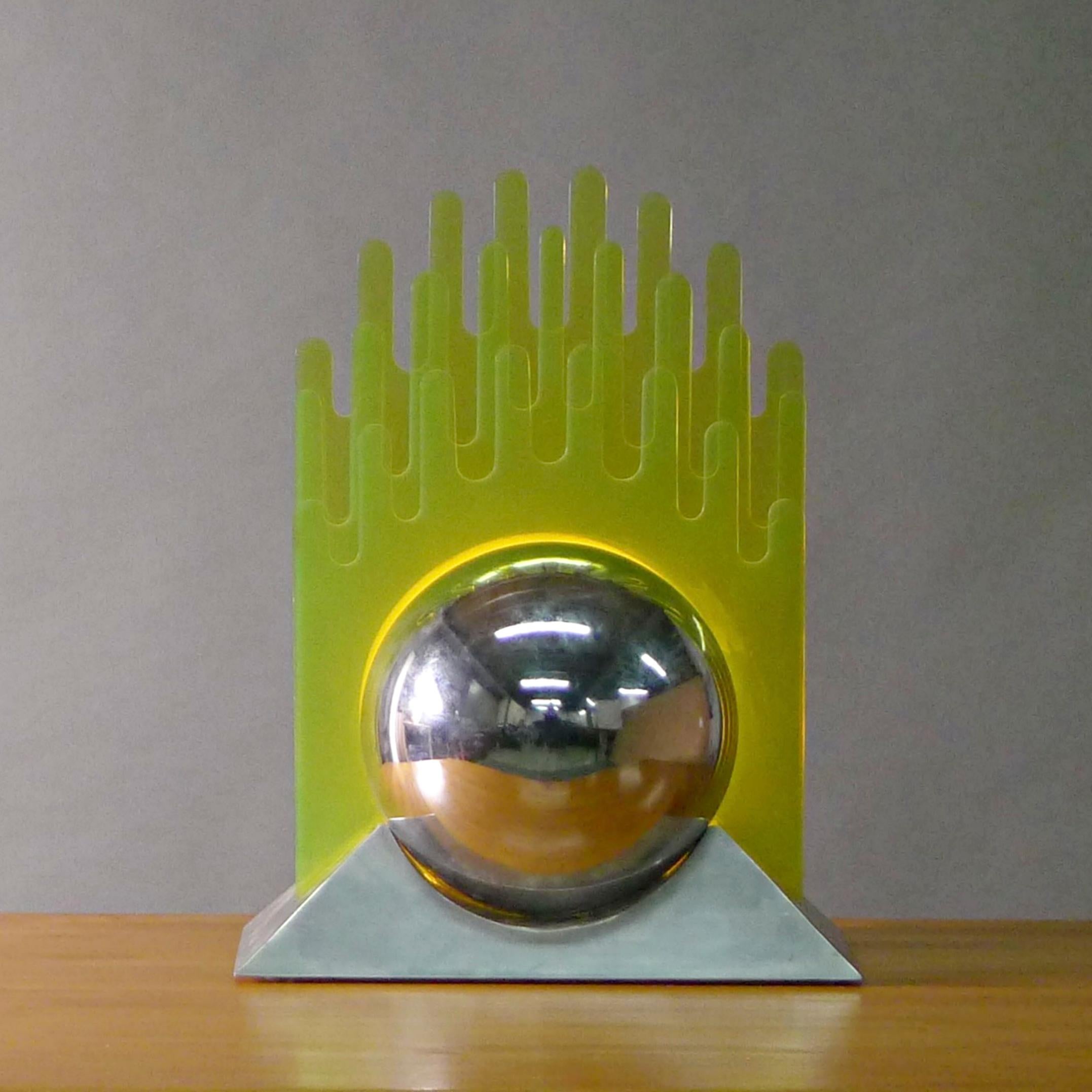 Gae Aulenti, Table Lamp, yellow plexiglass and chromed metal, Italy, circa 1970 For Sale 1