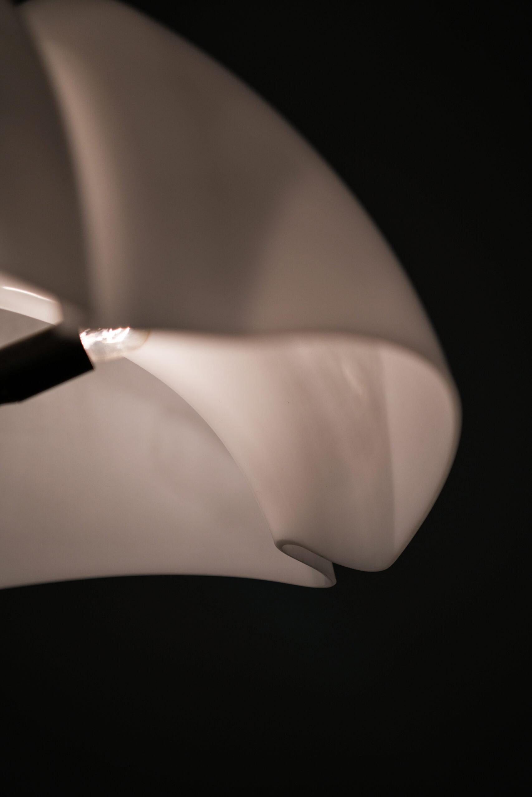 Gae Aulenti Tischlampen, Modell Pipistrello, hergestellt von Martinelli Luce im Zustand „Gut“ im Angebot in Limhamn, Skåne län