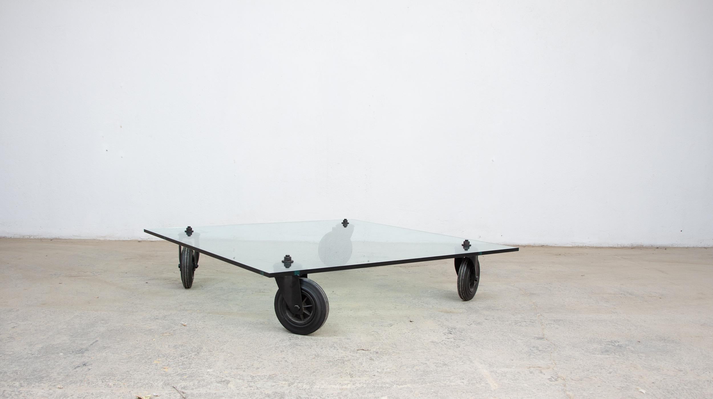 Late 20th Century Gae Aulenti  Tavolo Con Ruote coffee table for Fontana Arte For Sale