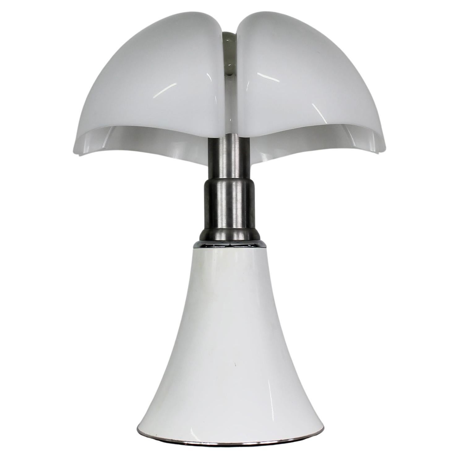 Gae Aulenti White Pipistrello Table or Floor Lamp by Martinelli Luce 1965