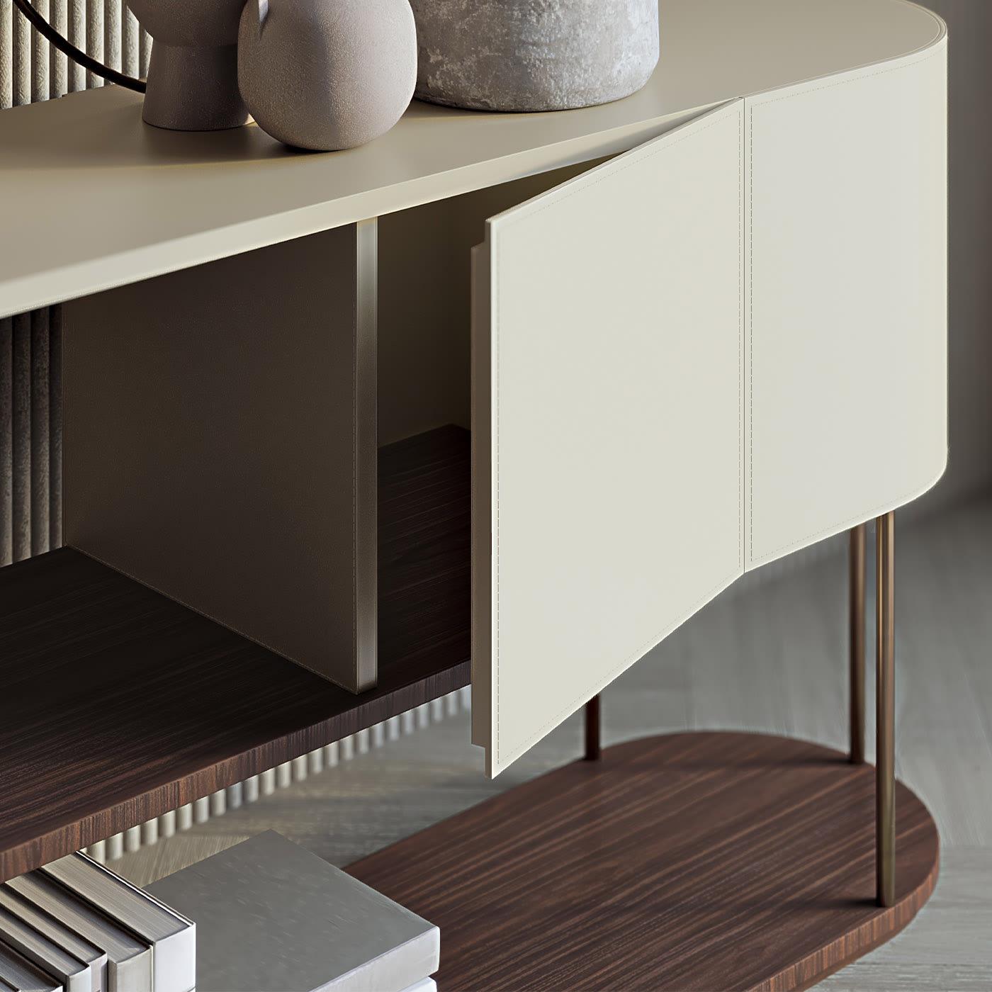 Low and double-sided version of the Gae sideboard in Canaletto walnut and leather with metal supports available in bronze-gold, lead, and burnished finishes. Equipped with openable boxes. Also available in light Tay and dark Tay wood.
