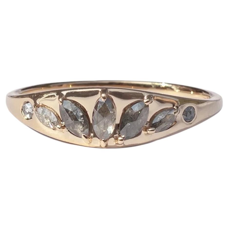 Gaea Siegelring in 14K Gold, S & P Diamanten von Anastassia Sel Schmuck