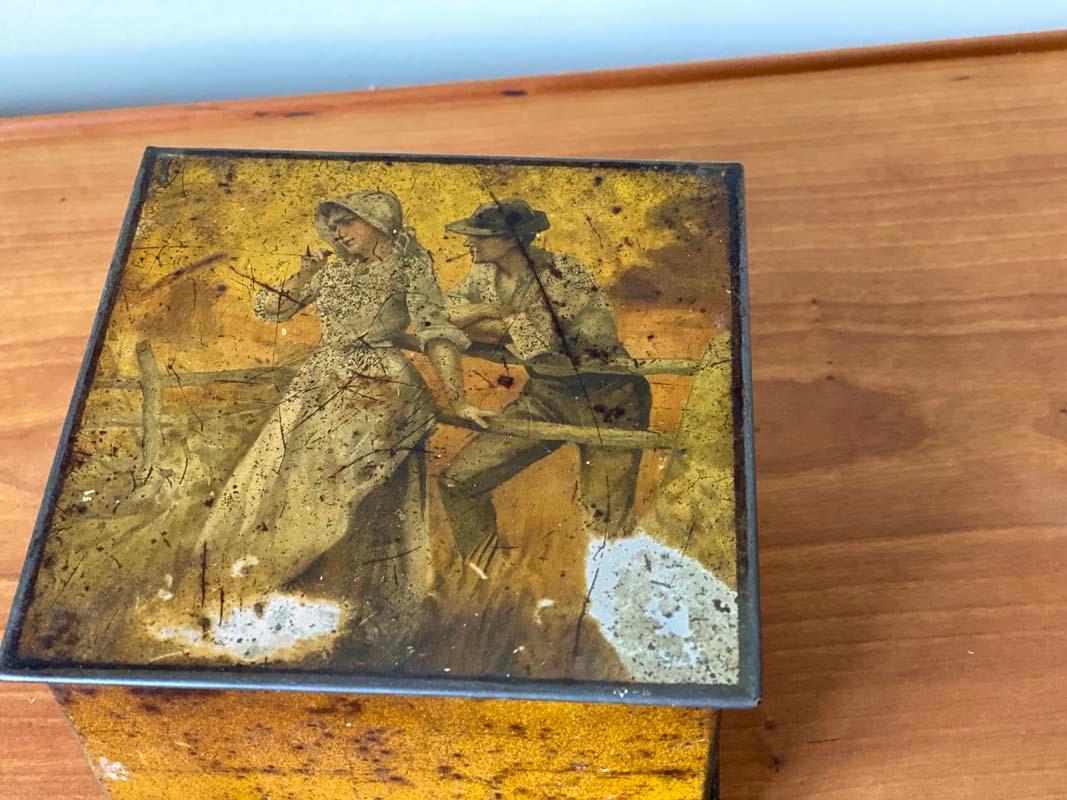 Lata de galletas Gaedke, Alemania Alrededor de 1900, Litografiada en Desgastado estado para la venta en Hamburg, DE