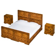 Gaetano Borsani pour Atelier Borsani Varedo Ensemble de chambre à coucher en ronce de noyer et laiton