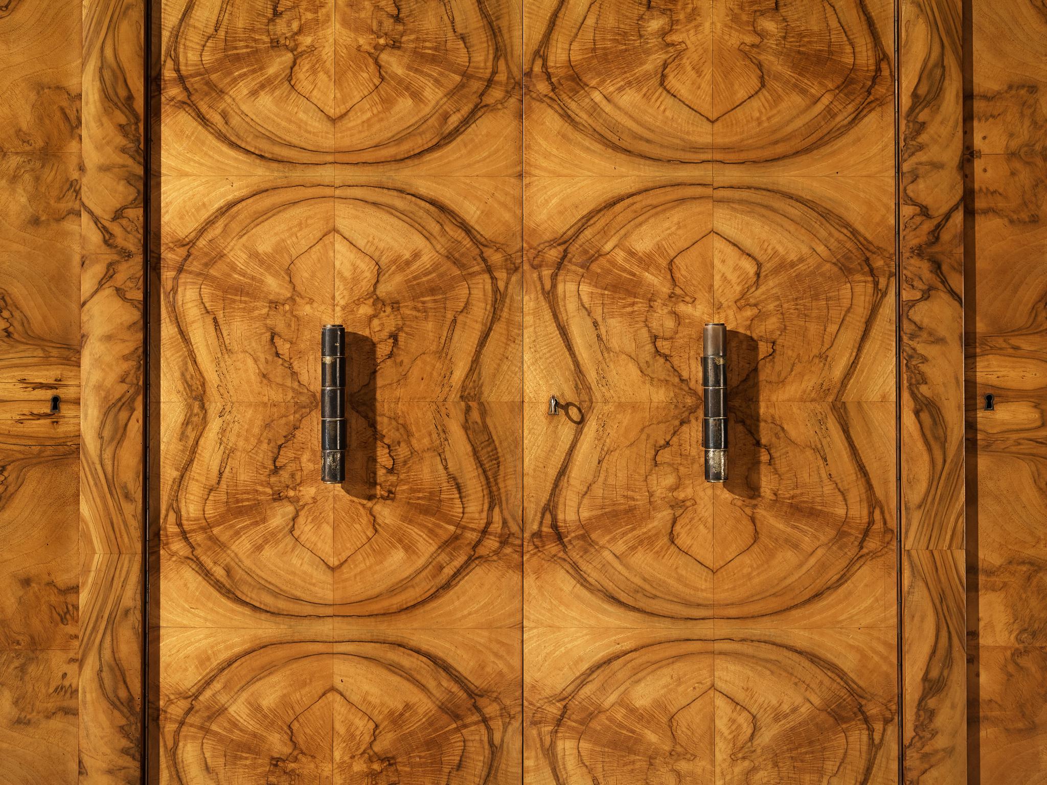 Art Déco Gaetano Borsani per Atelier Borsani Varedo Armadio o Credenza in vendita
