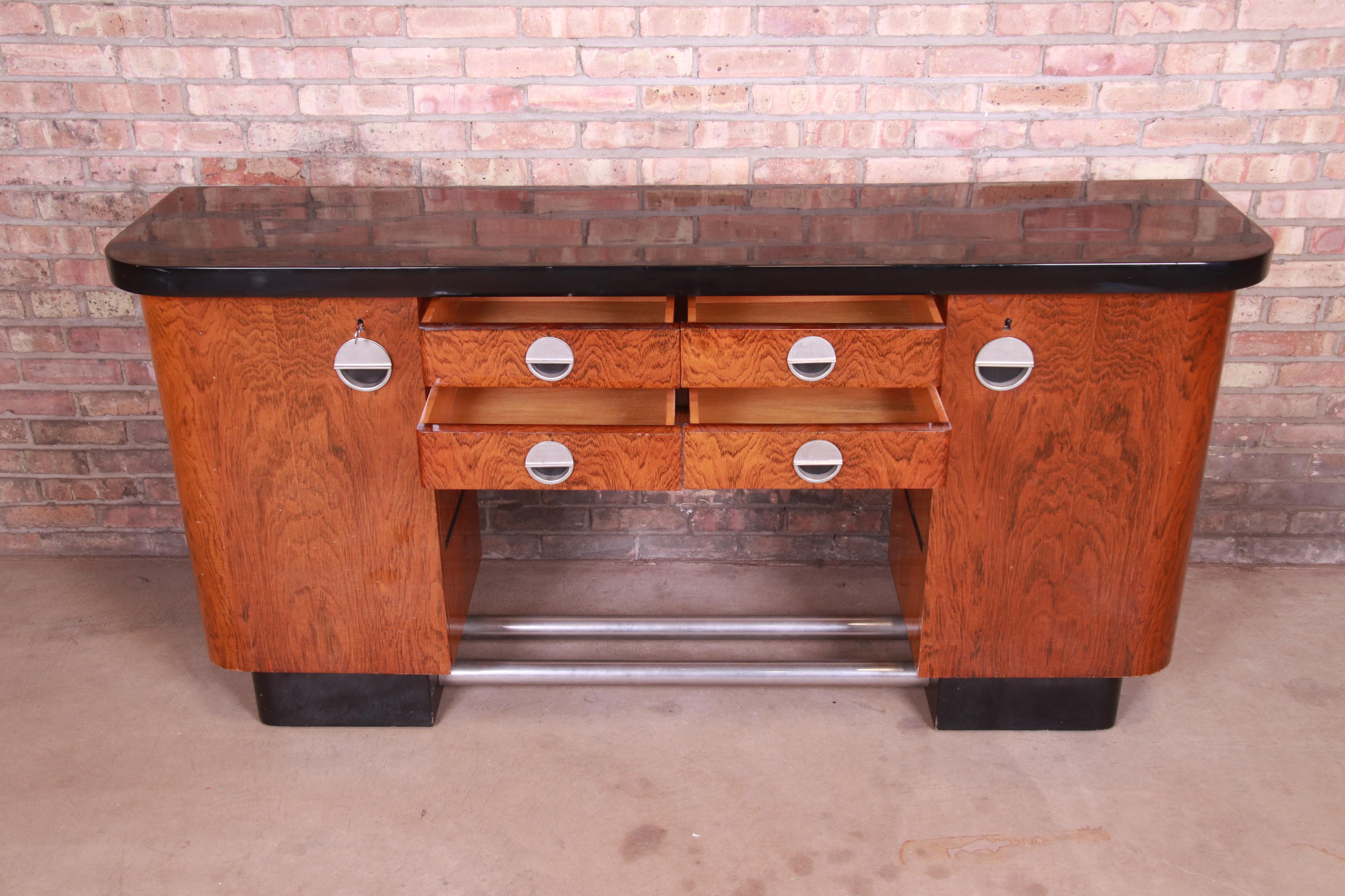 Gaetano Borsani Italian Art Deco Rosewood Sideboard or Bar Cabinet, 1930s For Sale 4