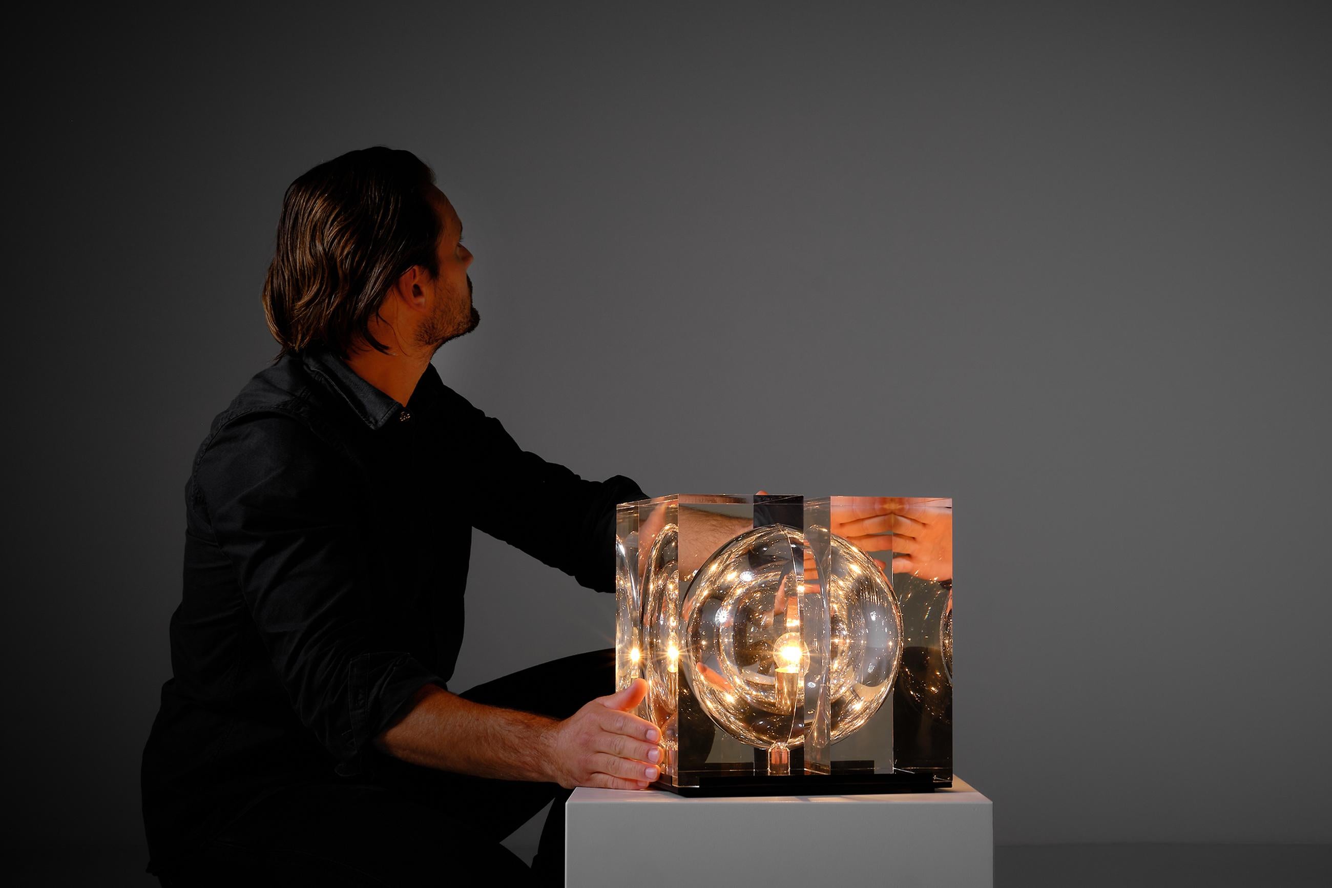 Gaetano Missaglia Acrylic ‘Cubo’ Table Lamp, 1970s 3