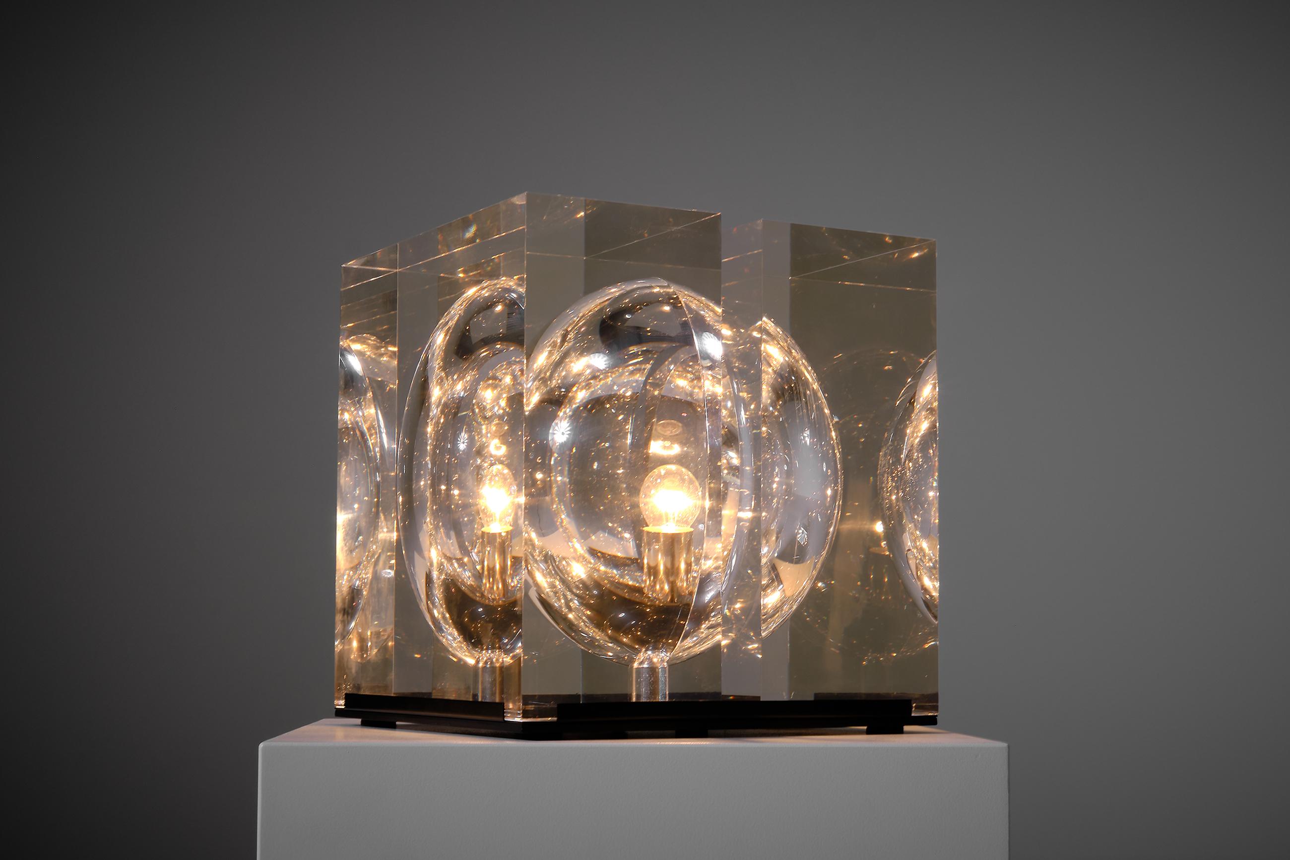 Gaetano Missaglia Acrylic ‘Cubo’ Table Lamp, 1970s 2