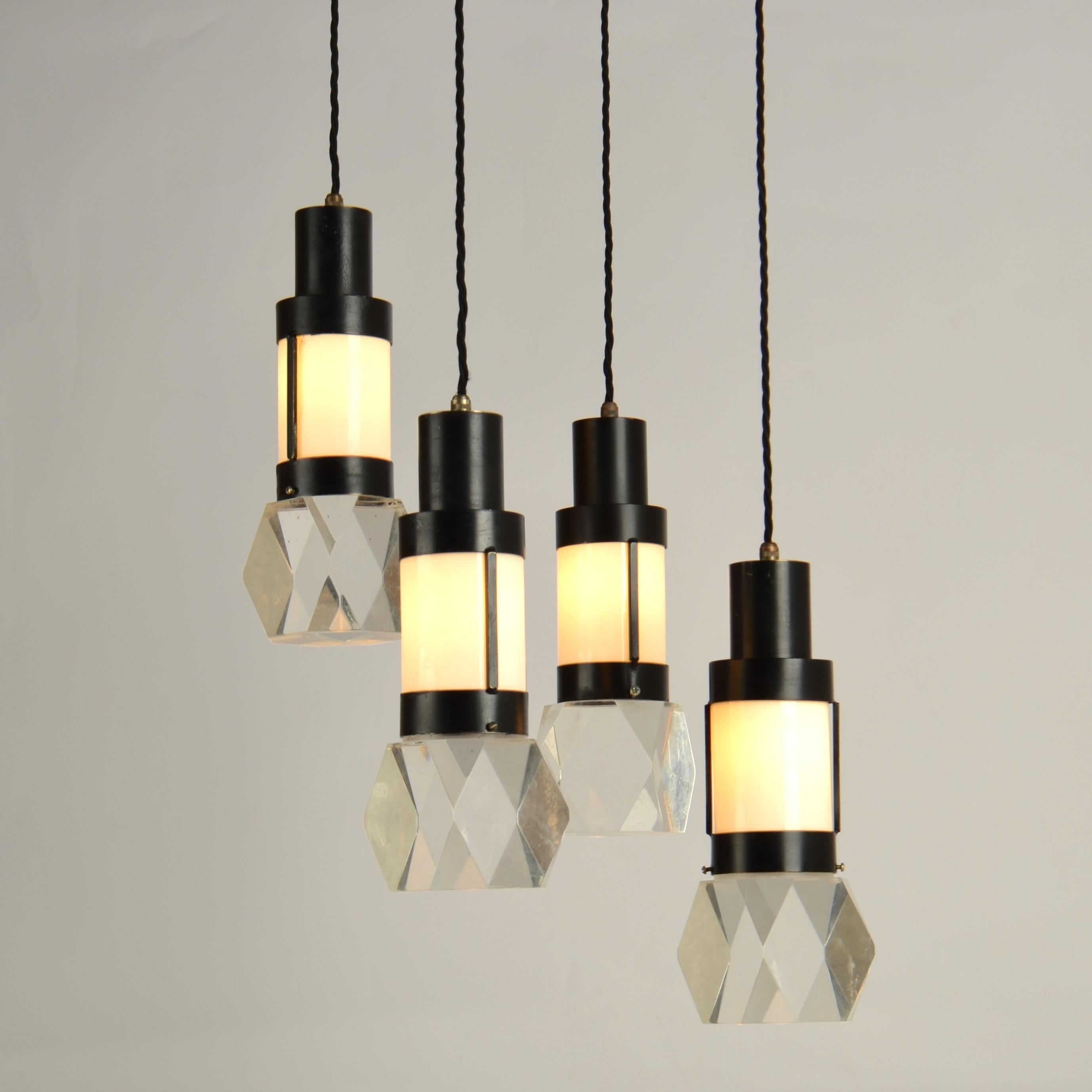 Gaetano Missaglia Chandelier with Four Pendants In Excellent Condition For Sale In London, GB