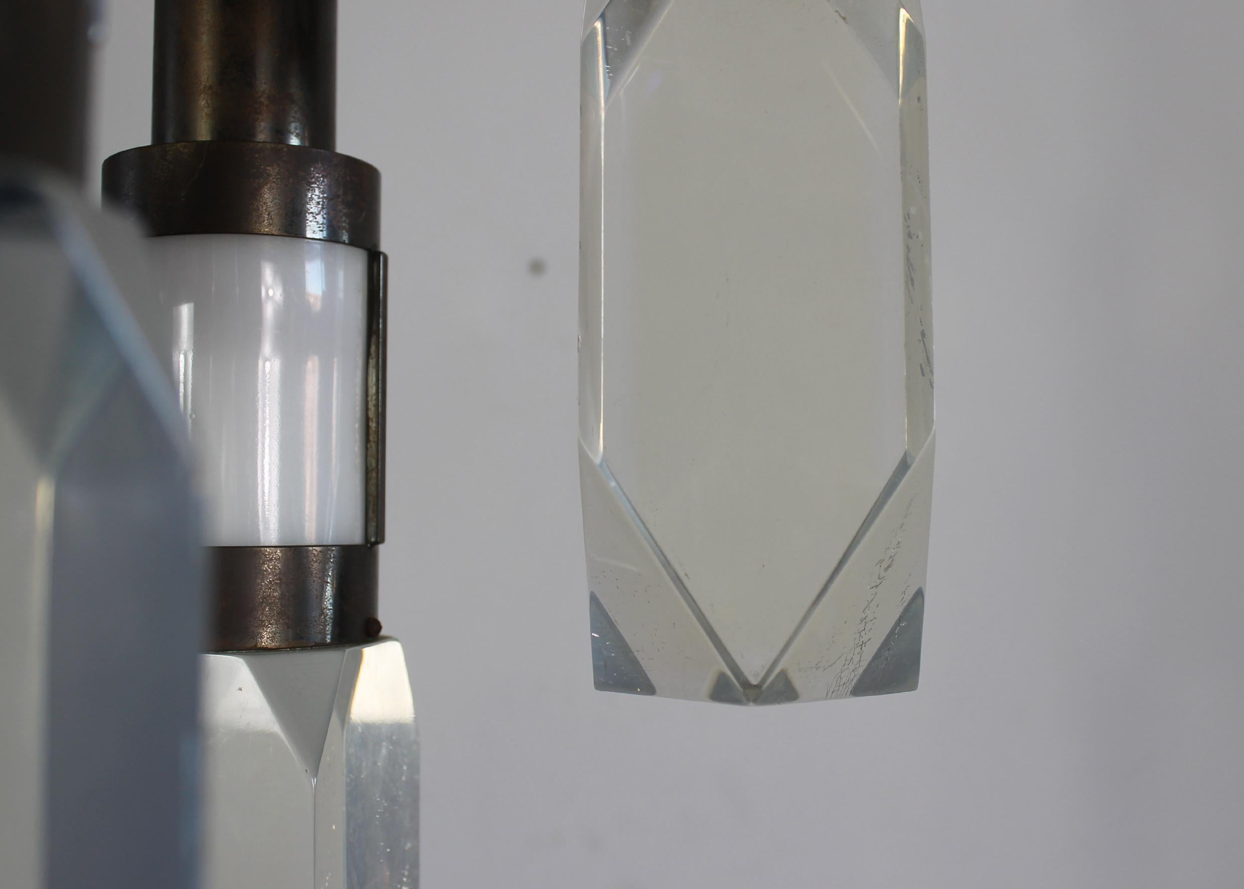 Altro Lampada da soffitto di Gaetano Missaglia con paralumi in lucite e plexiglass anni '70 Italia in vendita