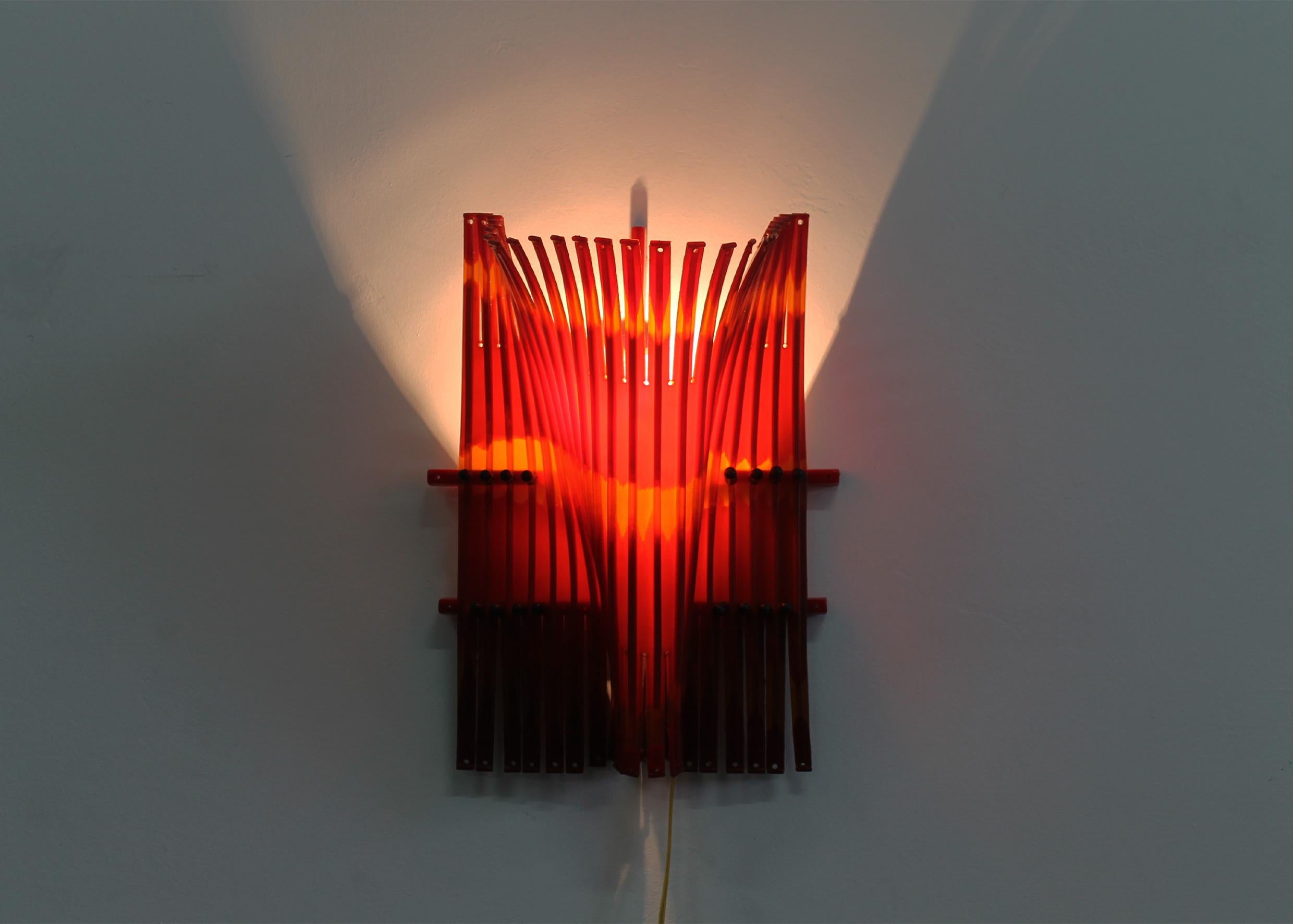 Gaetano Pesce Alda Wall Lamp in Rubber and Steel Rod 2004 For Sale 1