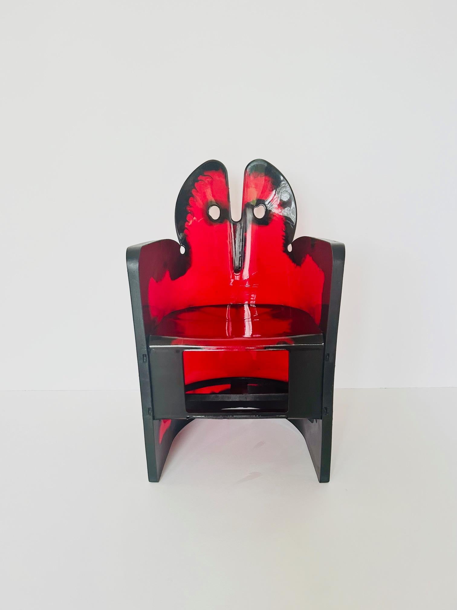 
Nobody's perfect chair von Gaetano Pesce, Zerodisegno / Italien, 2005

Marke: Zerodisegno / Gaetano Pesce, 2009
Unterzeichnet und datiert 20 12 05
EINZIGARTIGES STÜCK.