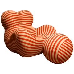 Gaetano Pesce pour B&Chaise longue et pouf UP5 et UP6 de B Italia:: Signé