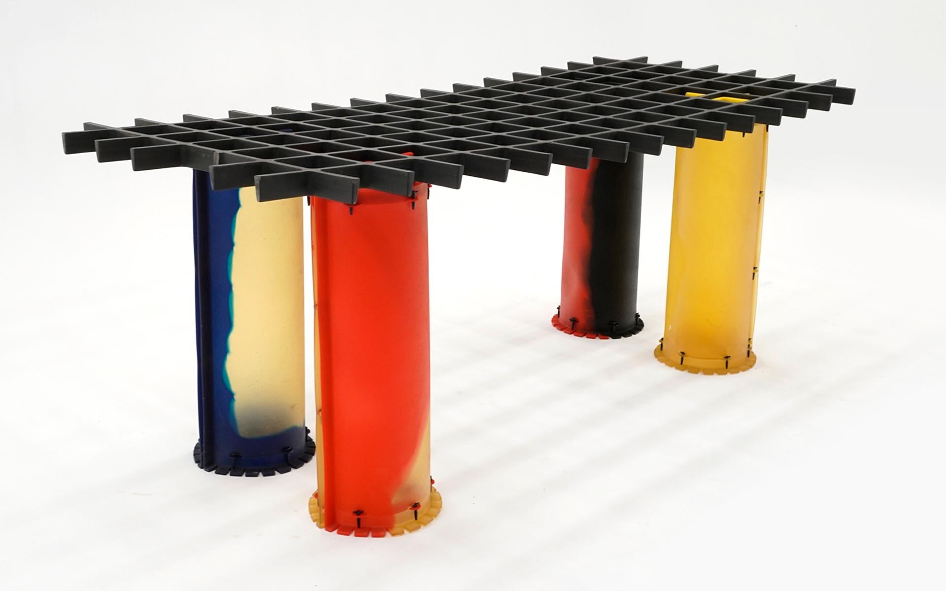 Gaetano Pesce, Nobody's Perfect Zerodesegno Dining Table, Multicolor Resin In Good Condition For Sale In Kansas City, MO