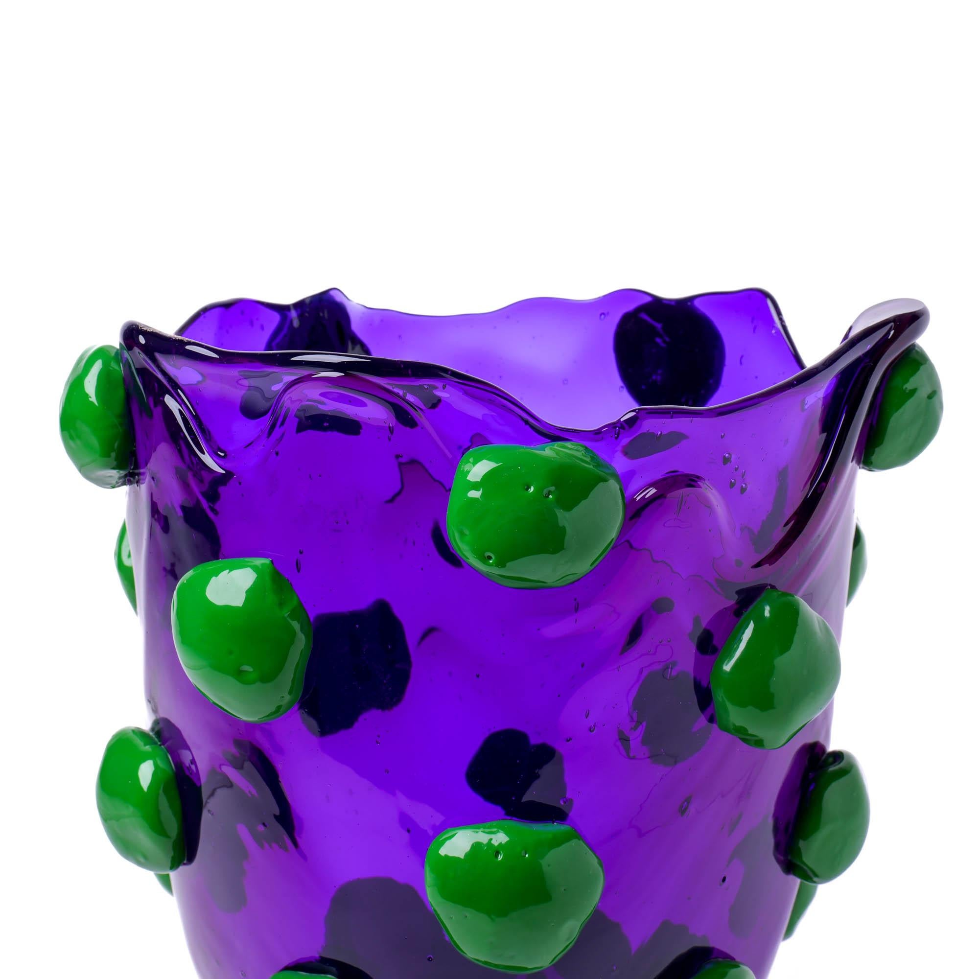 Jarrón Contemporáneo Gaetano Pesce Nugget M Resina Violeta Verde Italiano en venta