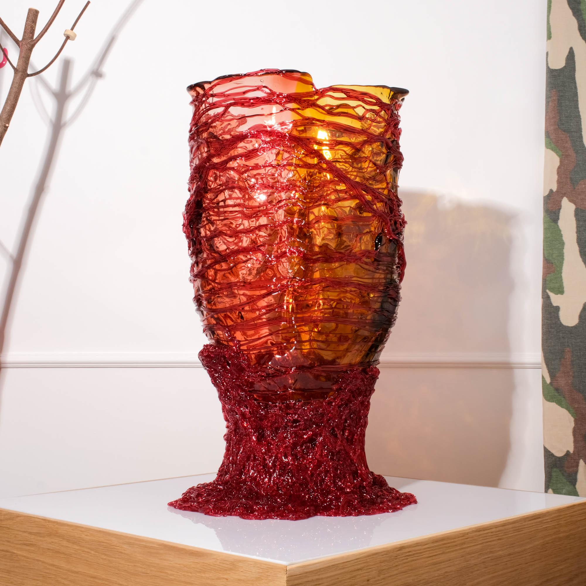 spaghetti vase