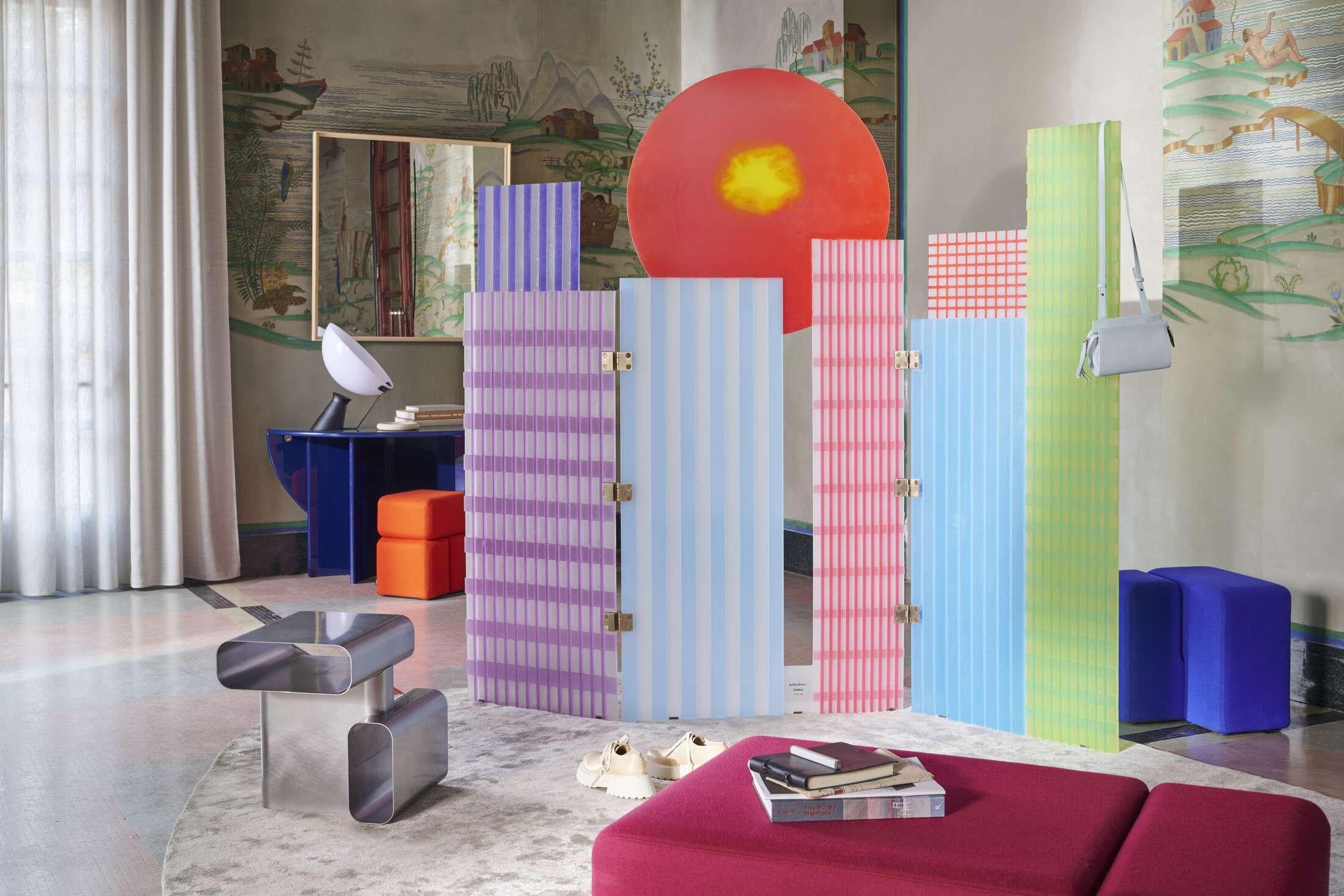 Gaetano Pesce Tramonto a New York Screen for Cassina, Italy - new. Made of artificial resin with brass base. 
