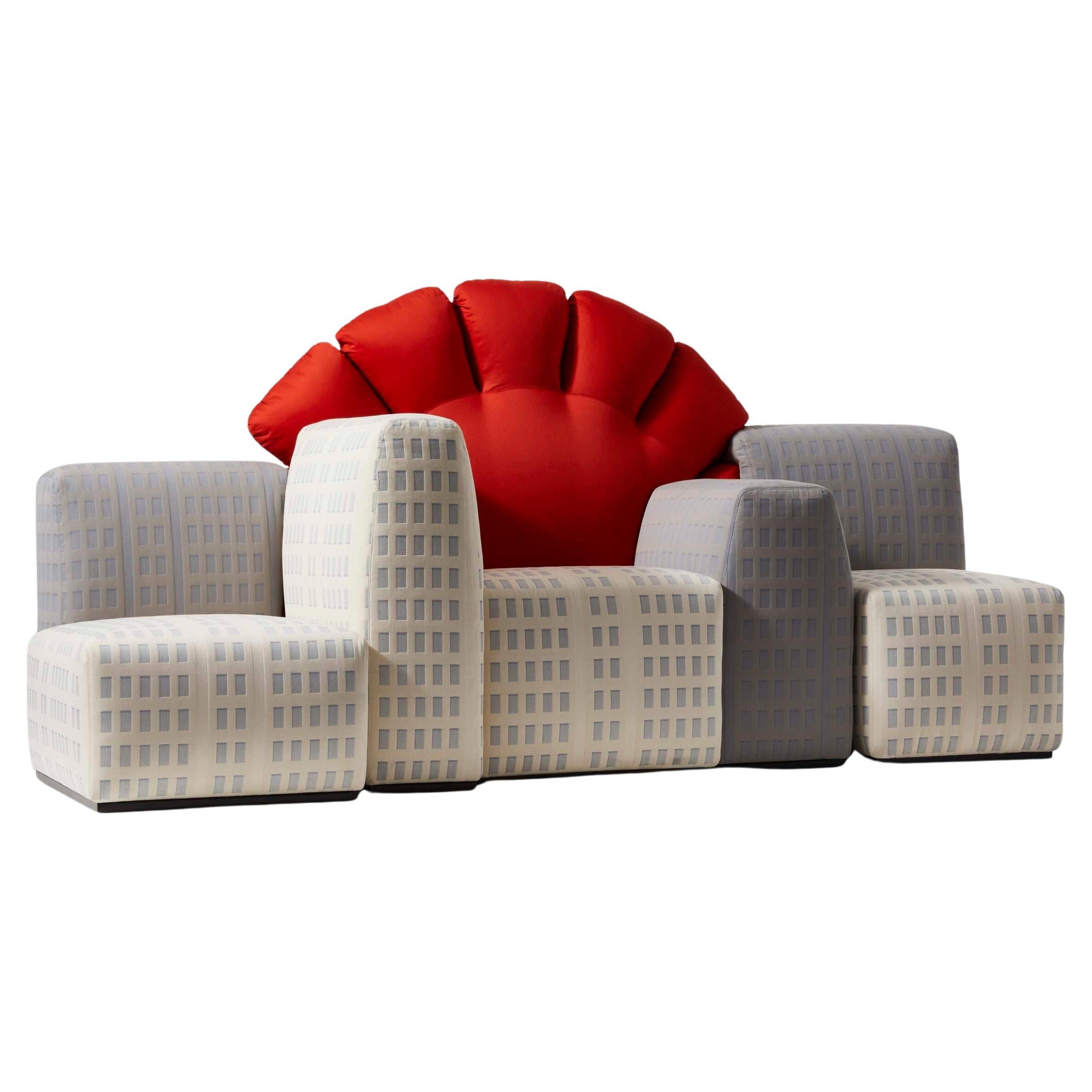 Gaetano Pesce Tramonto A New York Sofa For Cassina

A 20th century design icon, symbol of the vitality, innovation and creativity of Italian design and one of its masters, Gaetano Pesce, re-edited in a limited series that maintains all of the