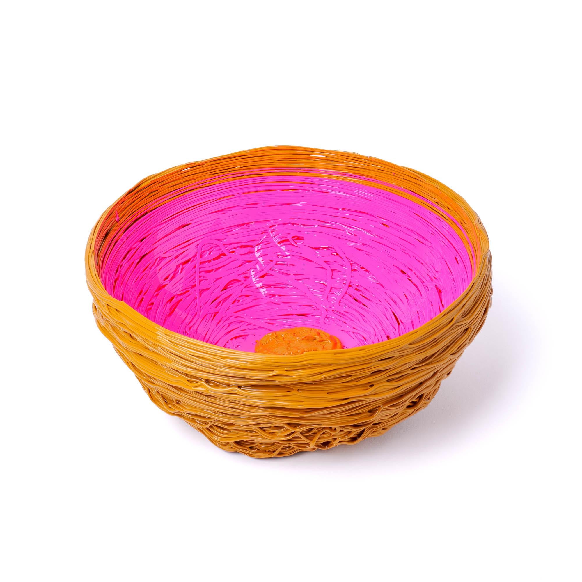 Tutti frutti I special basket - ochre, fuchsia
Basket in soft resin designed by Gaetano Pesce in 1995 for Fish Design collection.

Colours: ochre, fuchsia
Dimensions: ø 30cm x H 20cm
Material: RESIN
Basket in soft resin designed by Gaetano Pesce in