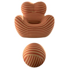 Chaise et pouf à rayures rouges "UP-5" de Gaetano Pesce