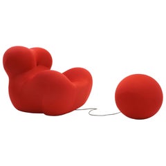 Chaise UP5 et Ottoman UP6 de Gaetano Pesce:: nouvelle tapisserie rouge:: énorme:: excellente