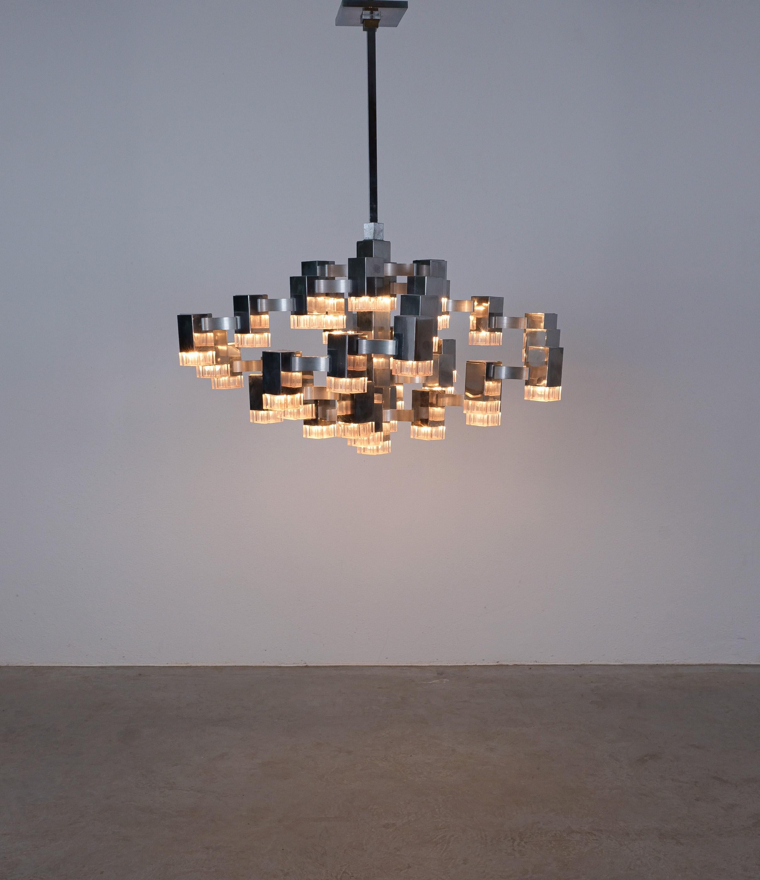 Gaetano Sciolari 28 Lights Cubic Chrome Chandelier, Italy, Mid-Century Modern 3