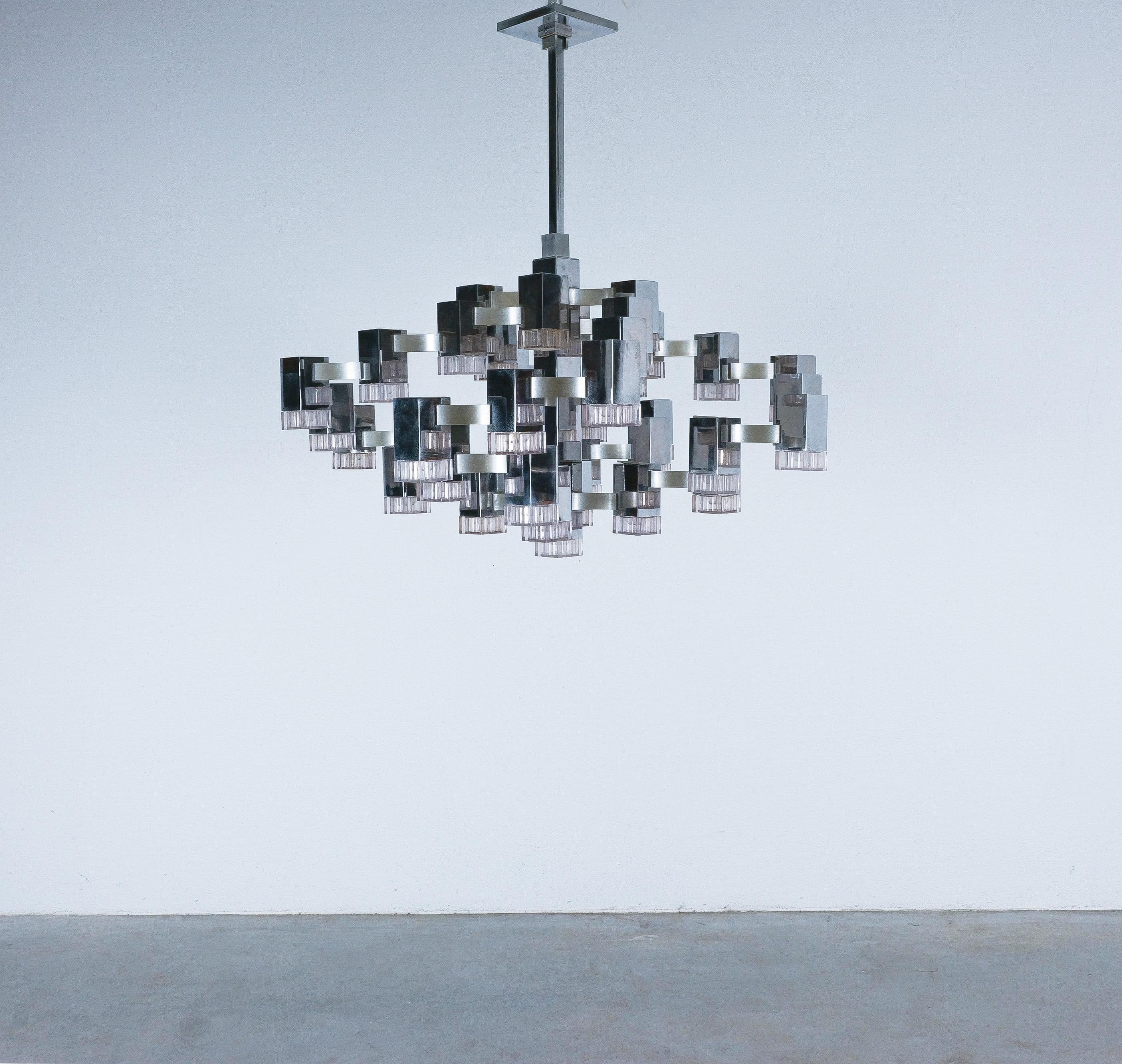 Gaetano Sciolari 37 Lights Cubic Chrome Kronleuchter, Italien, Mid-Century Modern 3