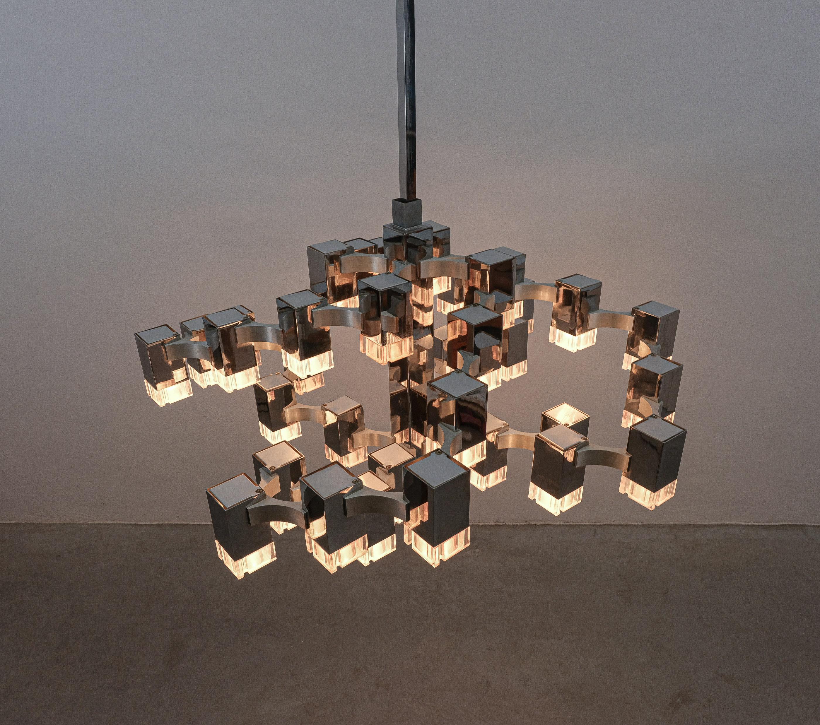 Gaetano Sciolari 37 Lights Cubic Chrome Kronleuchter, Italien, Mid-Century Modern 5