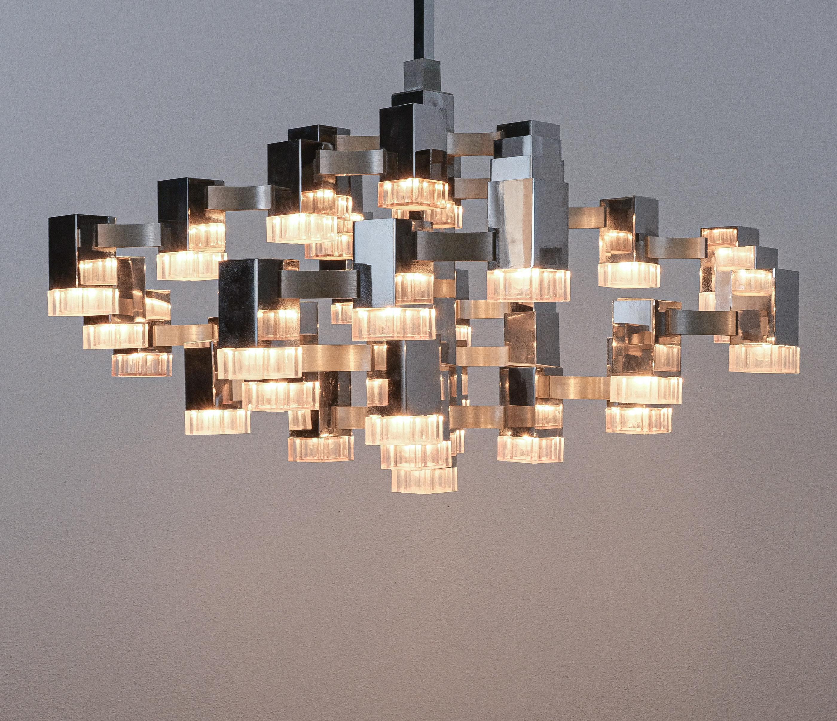 Gaetano Sciolari 37 Lights Cubic Chrome Kronleuchter, Italien, Mid-Century Modern 7