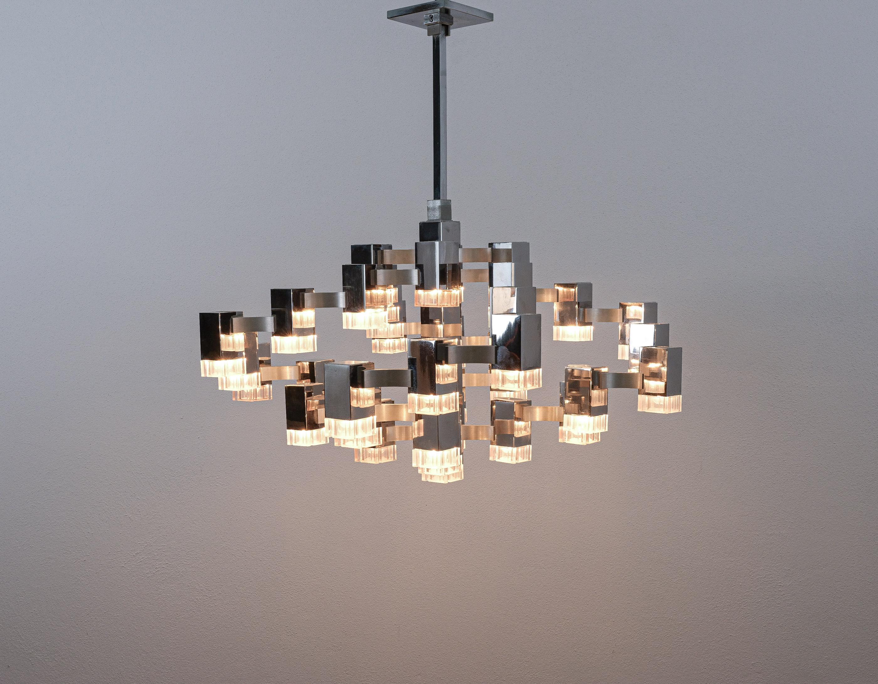 Gaetano Sciolari 37 Lights Cubic Chrome Kronleuchter, Italien, Mid-Century Modern 8