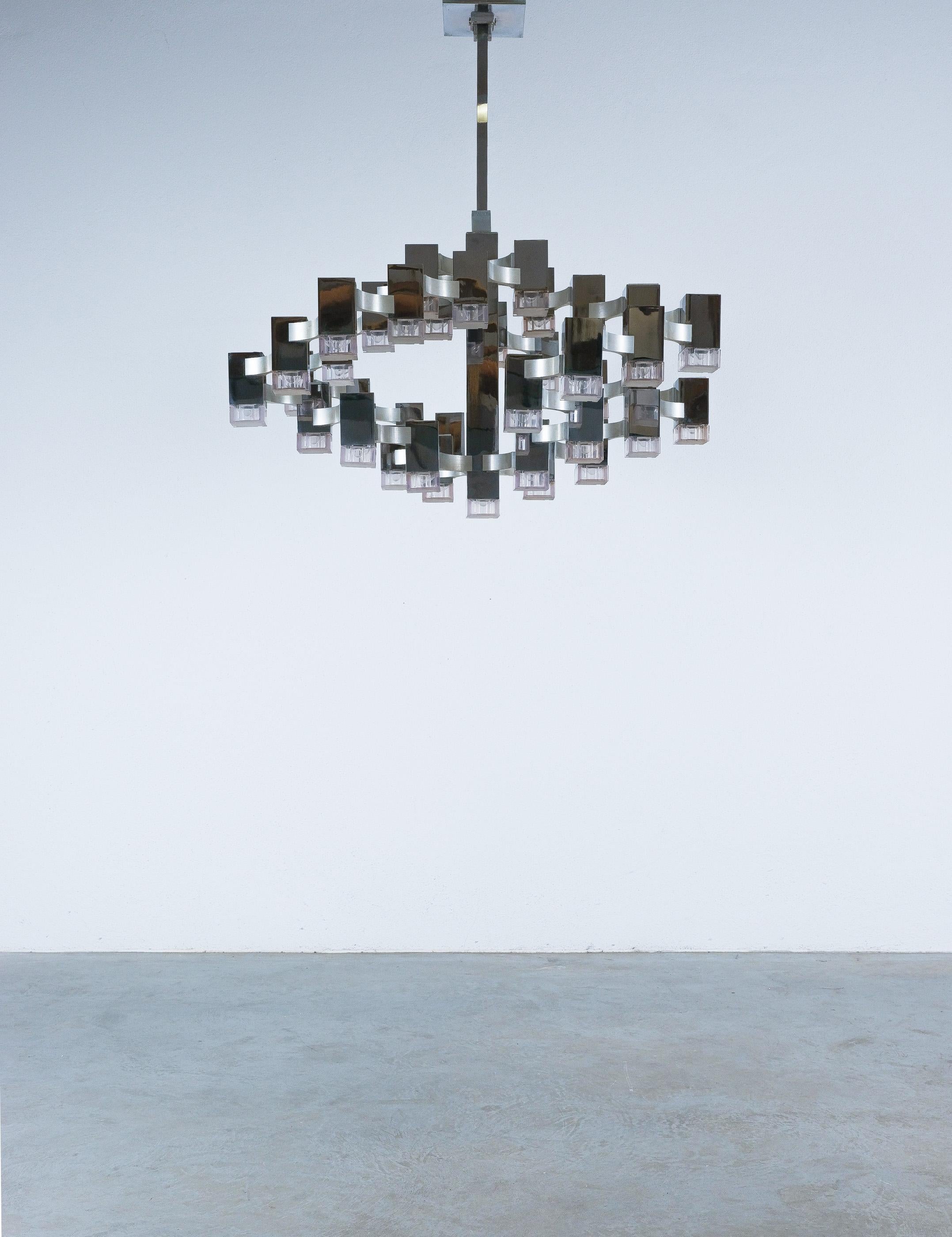 Gaetano Sciolari 37 Lights Cubic Chrome Kronleuchter, Italien, Mid-Century Modern 2