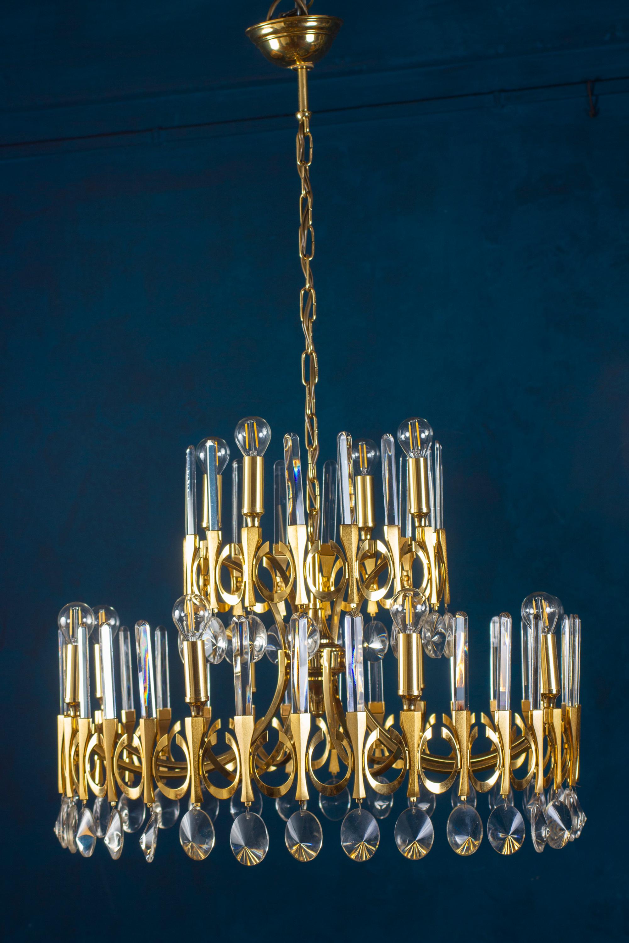 Gaetano Sciolari Brass and Glass Chandelier, Italy, 1960s In Excellent Condition For Sale In Rome, IT