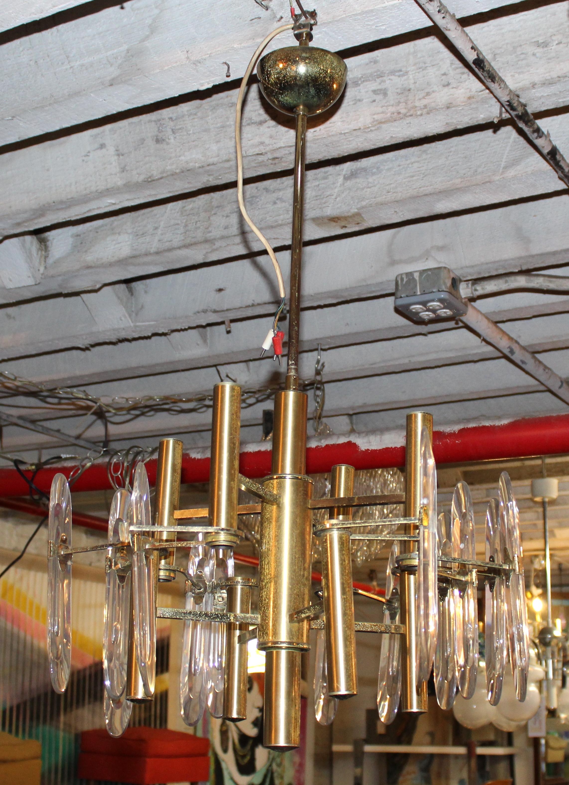 Mid-Century moderno Lampadario in ottone e vetro Gaetano Sciolari in vendita