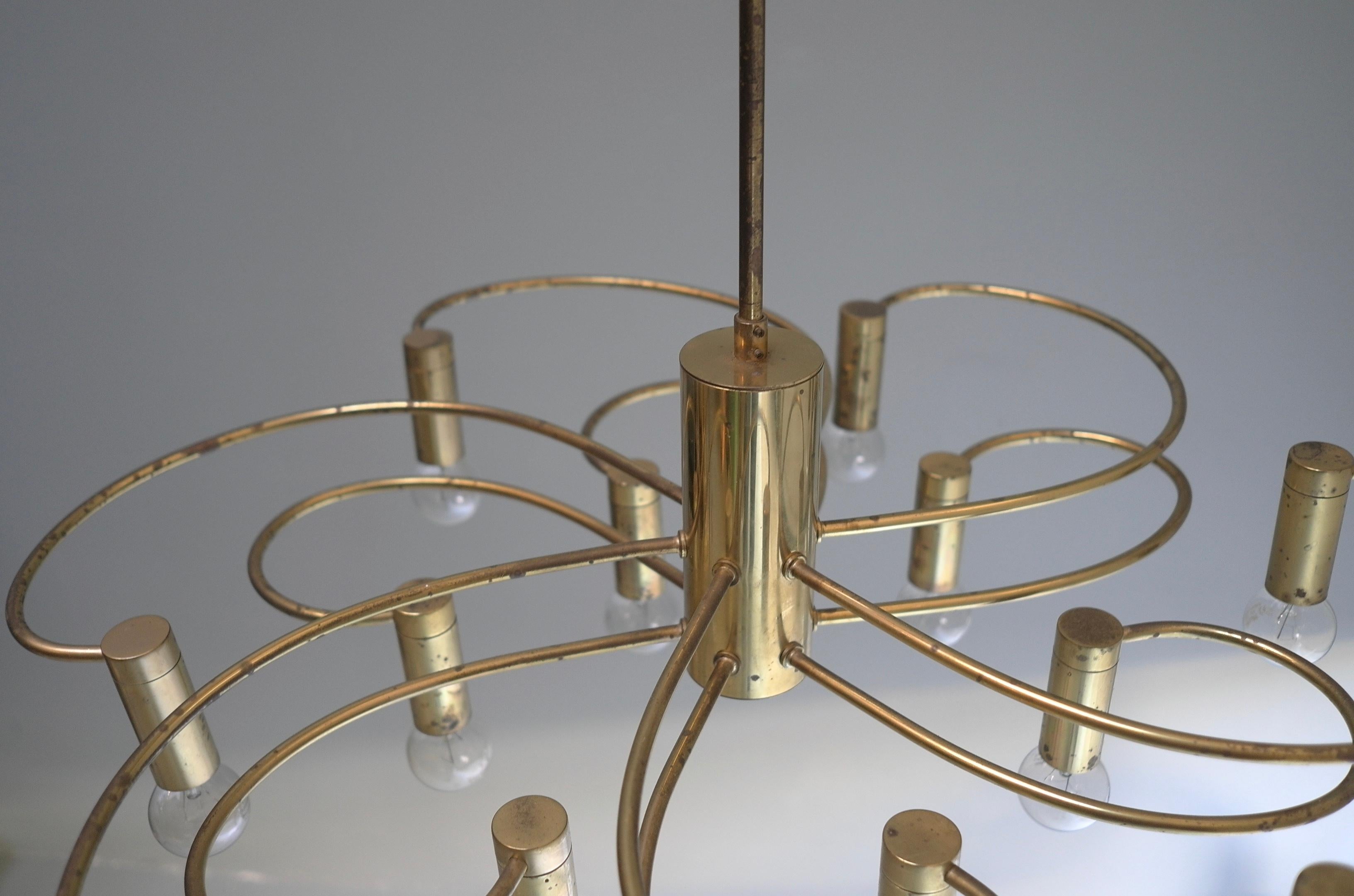 3x Brass Gaetano Sciolari Twelve-Light Chandelier, Italy, 1960s In Good Condition For Sale In Den Haag, NL