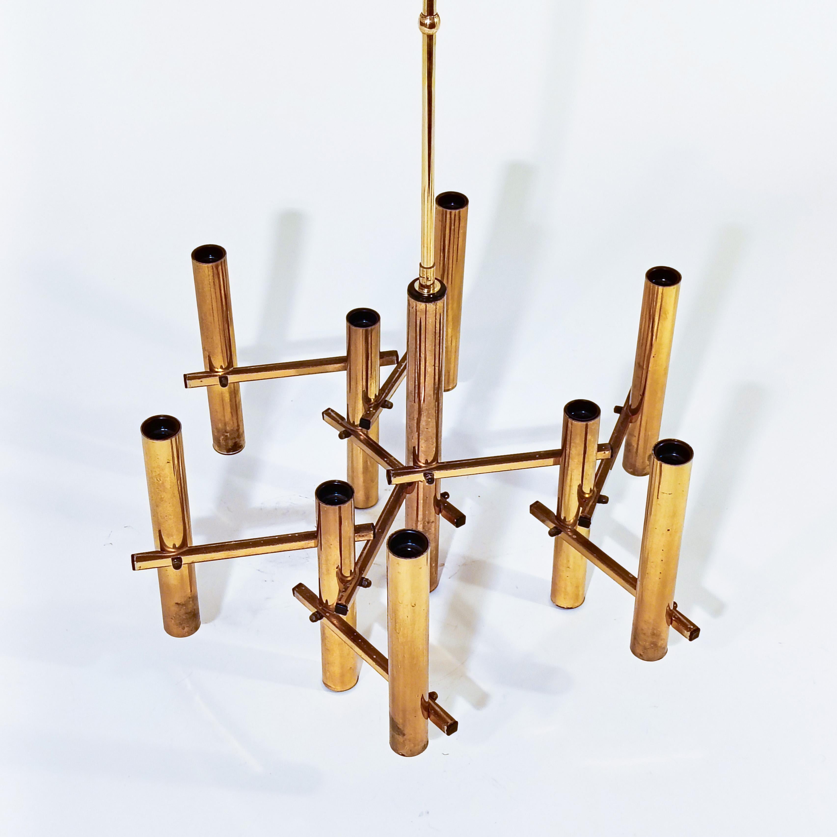 Gaetano Sciolari. Lustre brutaliste en laiton, Italie, années 1970 en vente 3