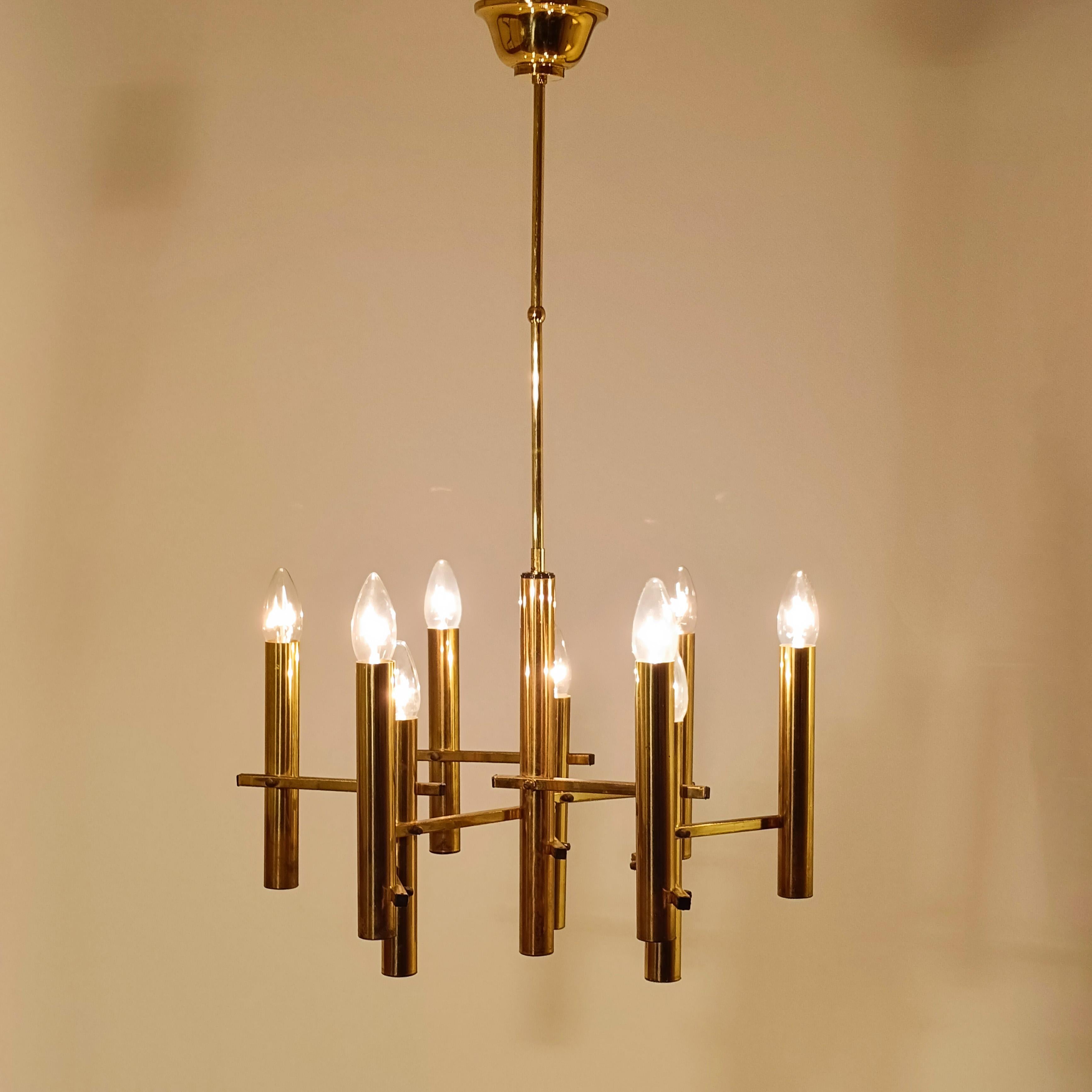 Gaetano Sciolari. Lustre brutaliste en laiton, Italie, années 1970 en vente 7