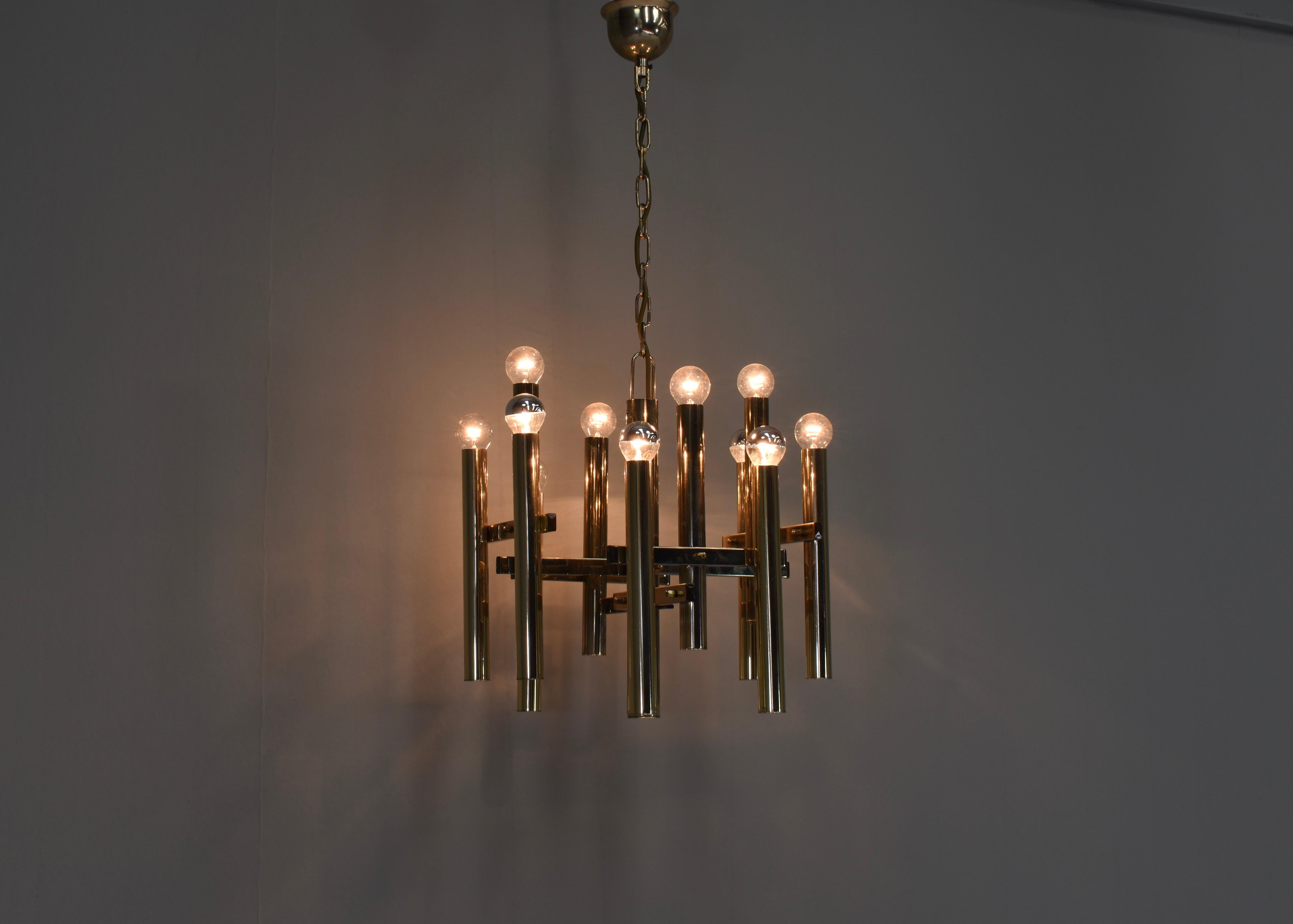 Mid-Century Modern Gaetano Sciolari Chandelier 12 Spot Brass Pendant Lamp, Italy, circa 1970 For Sale